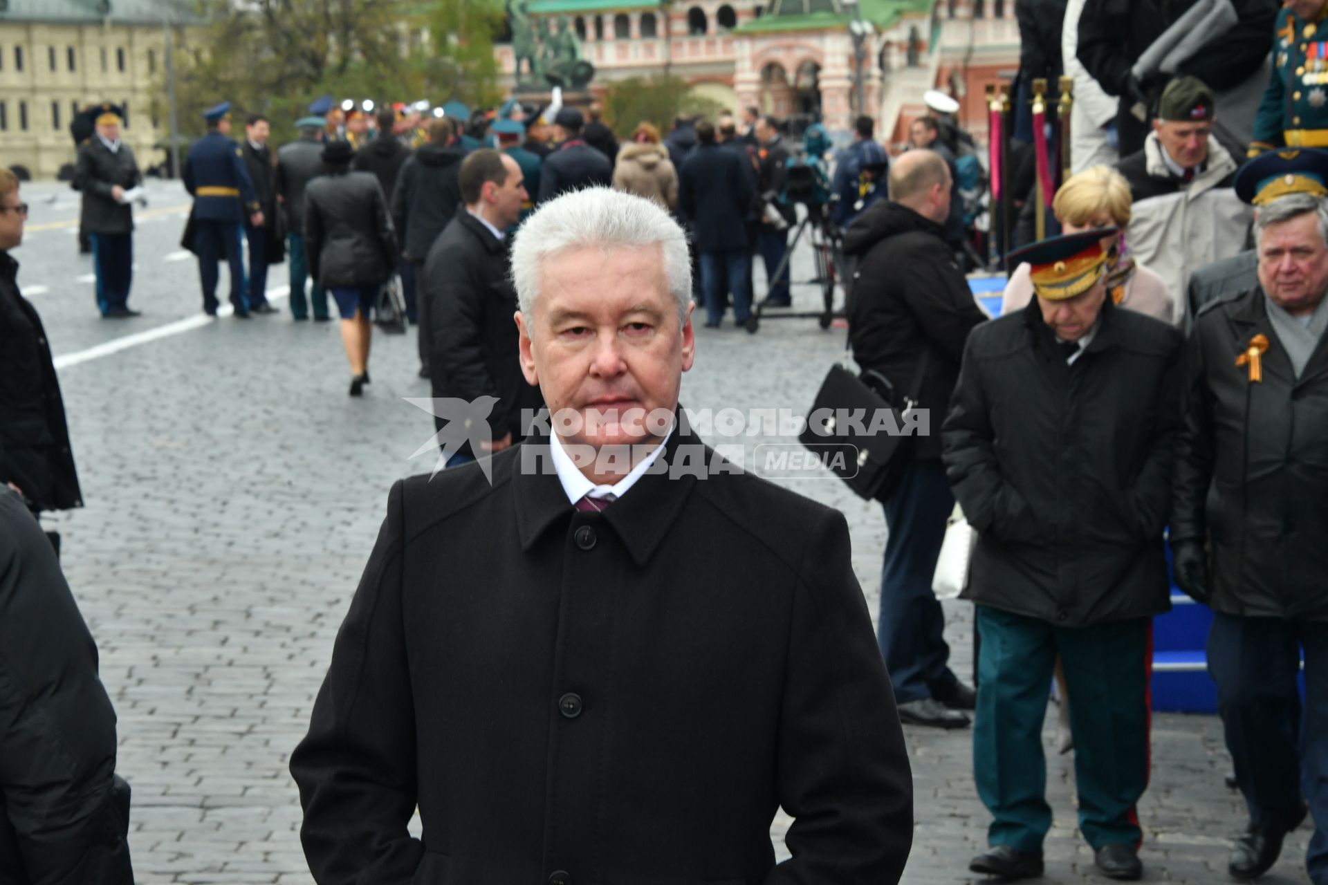 Москва. Мэр Москвы Сергей Собянин на Красной площади  после военного парада, посвященного 72-й годовщине Победы в Великой Отечественной войне.