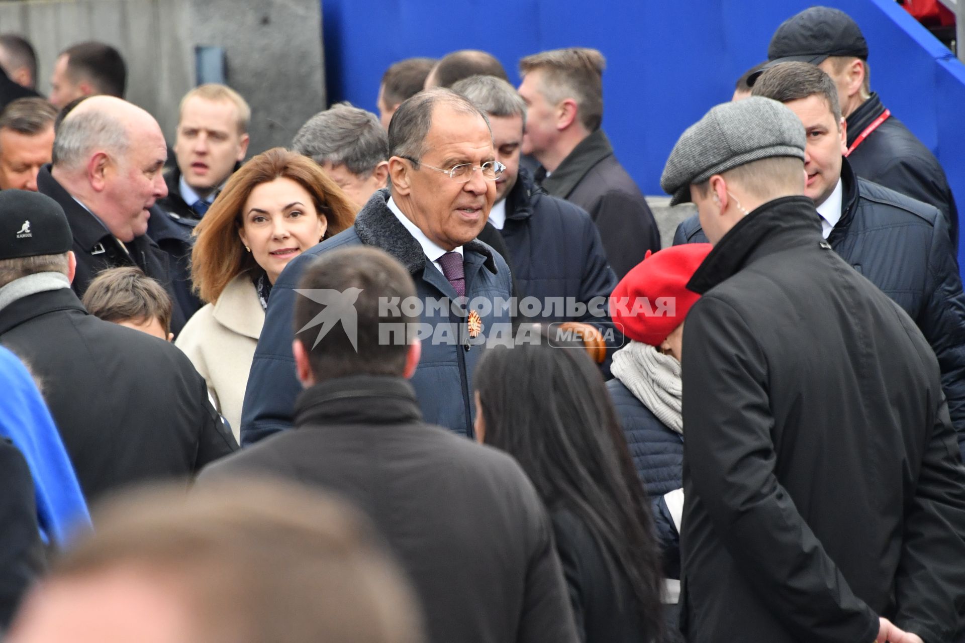 Москва.  Министр иностранных дел РФ Сергей Лавров (в центре) на Красной площади  перед началом военного парада, посвященного 72-й годовщине Победы в Великой Отечественной войне.