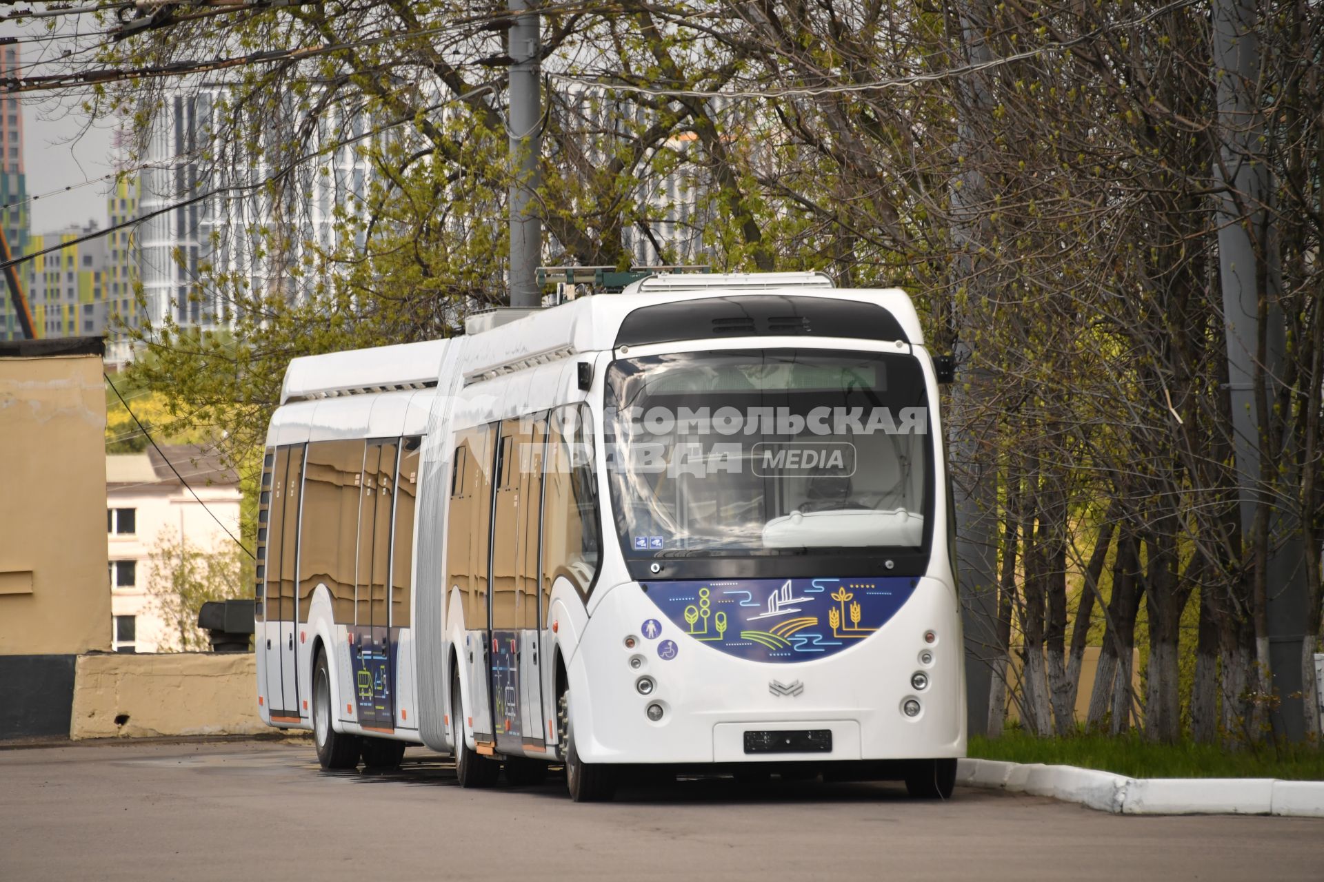 Москва. Электробус  модели E433 Vitovt Max Electro  в автобусном парке.