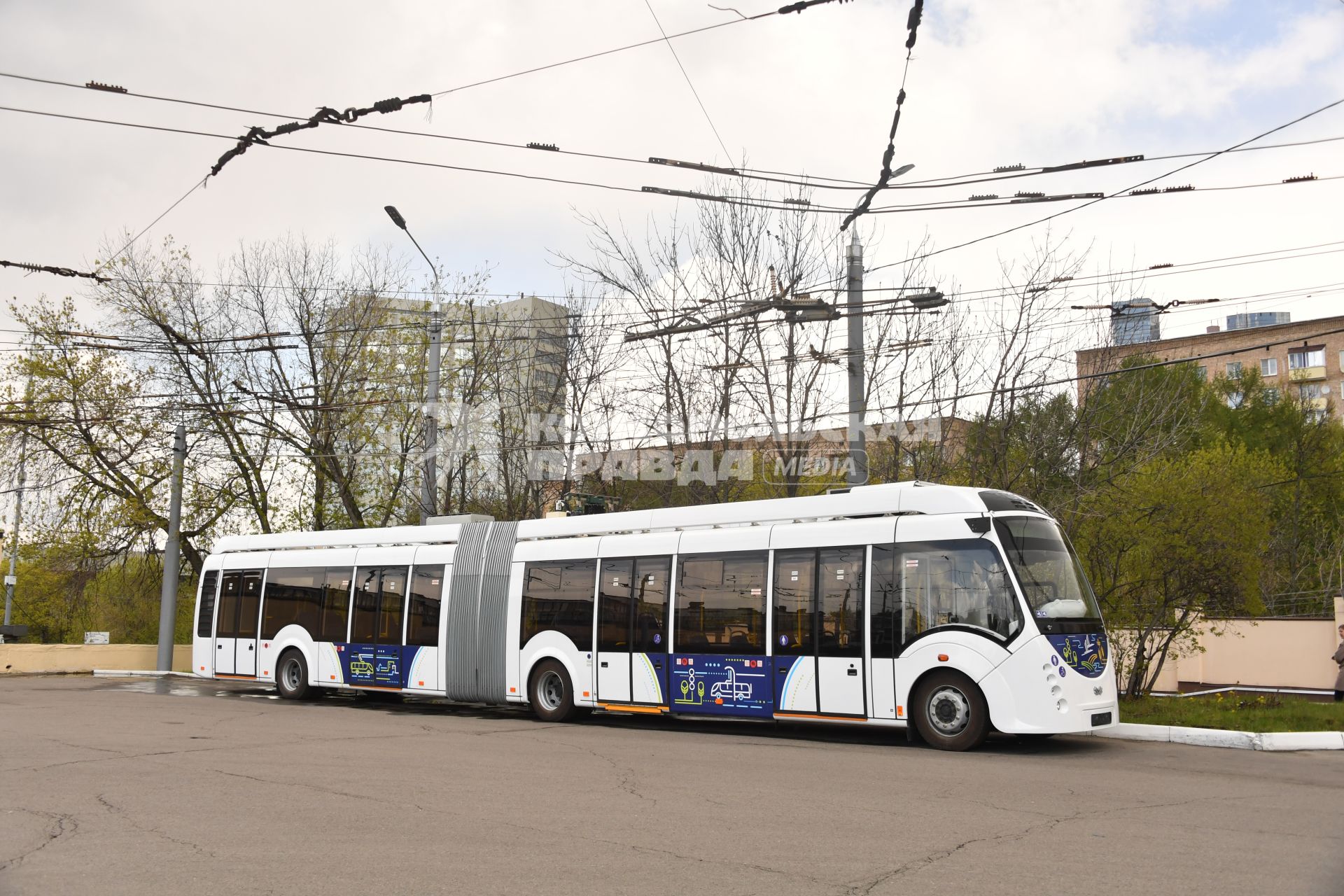 Москва. Электробус  модели E433 Vitovt Max Electro  в автобусном парке.