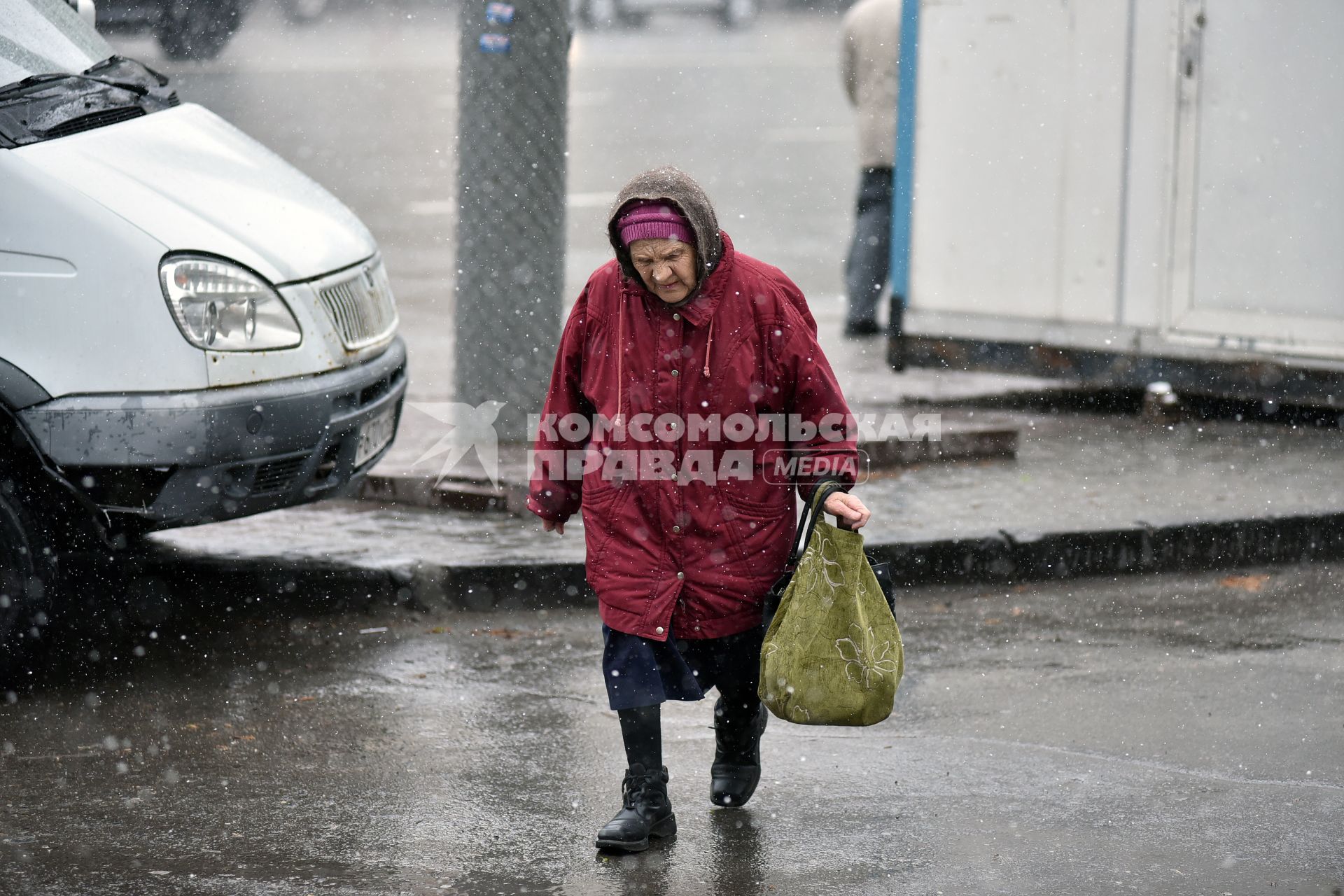 Новосибирск. Снегопад 17 мая 2017 года.