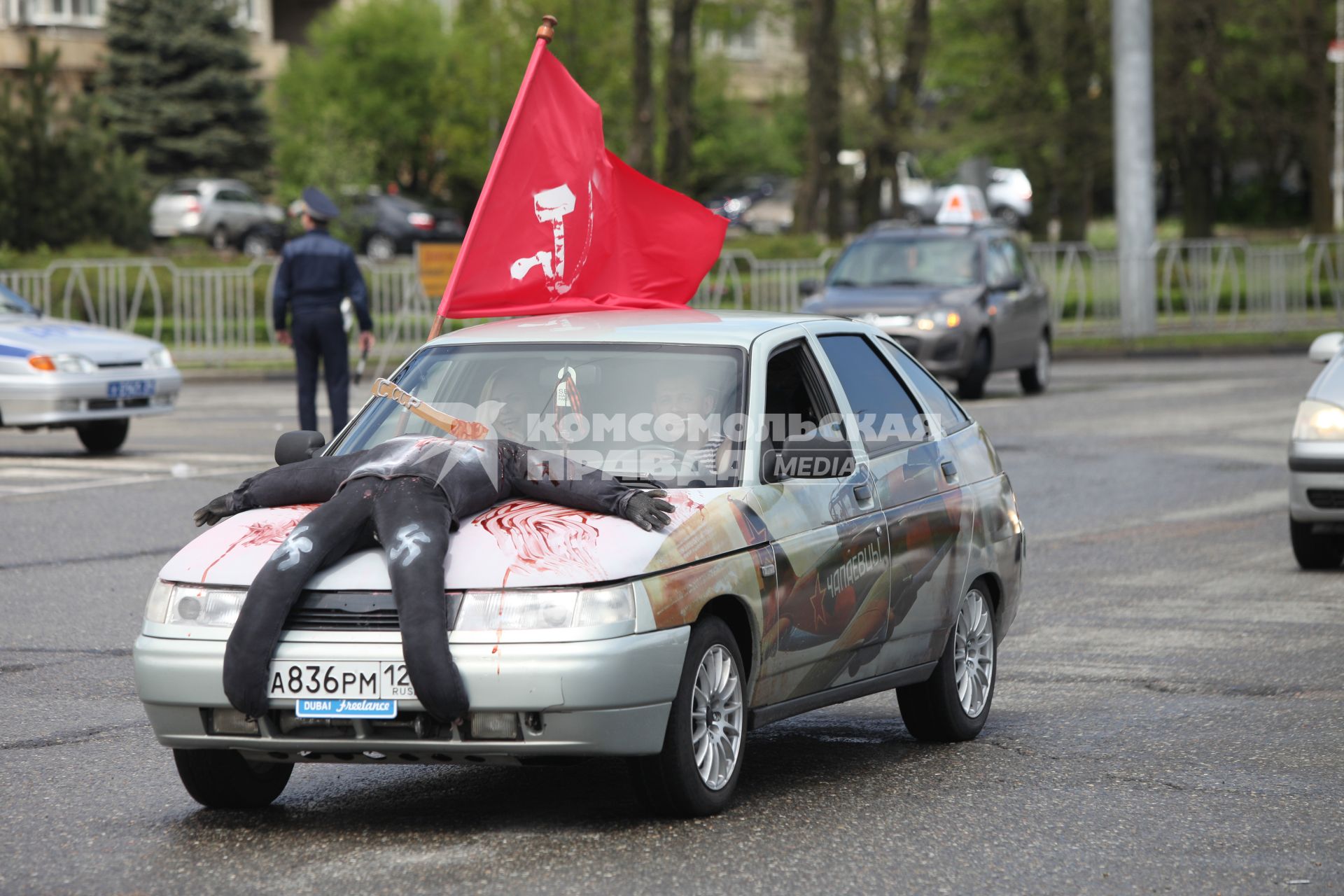 Ставрополь.  Участники во время автопробега в рамках общекраевой акции `Колонна имени Героя Советского Союза Ивана Алексеевича Щипакина `На Берлин!`,  посвященной 72-й годовщине Победы в Великой Отечественной войне.