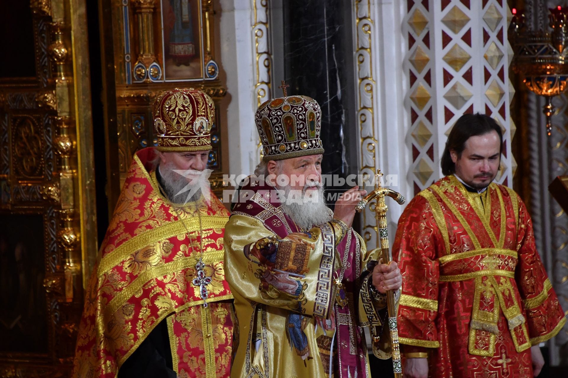 Москва.  Патриарх Московский и всея Руси Кирилл во время богослужения  в храме ХристаСпасителя, где находится ковчег с мощами святителя Николая Чудотворца.