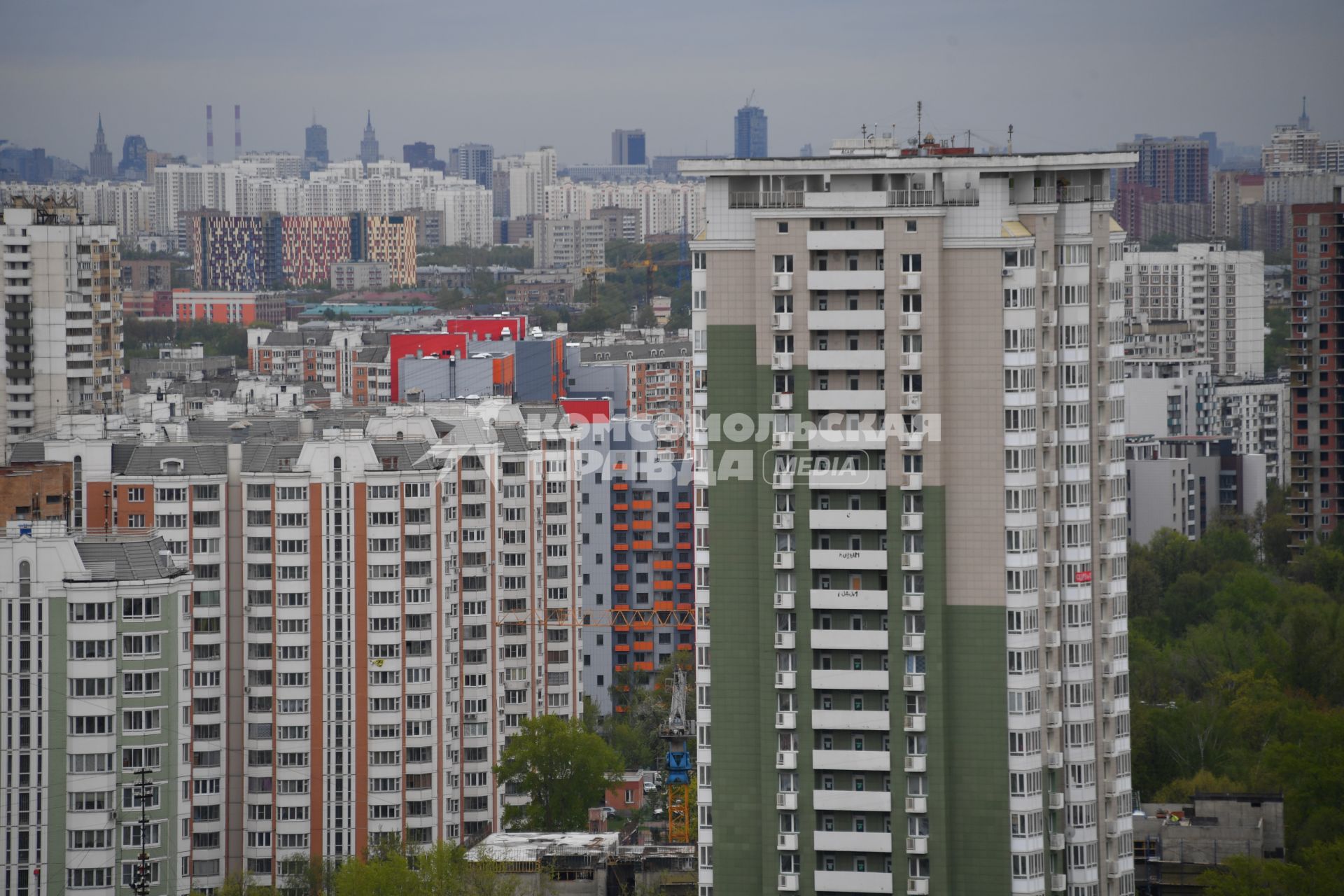 Москва.  Новые дома в районе  Бескудниково,  в которые будут переселять жителей из хрущевок по программе реновации.