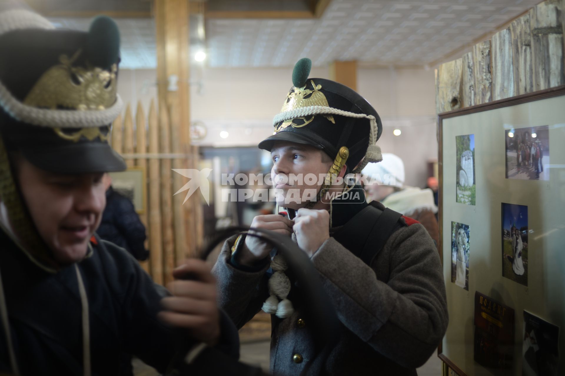 Нижний Новгород. Участники военно-истоического праздника в День народного единства.