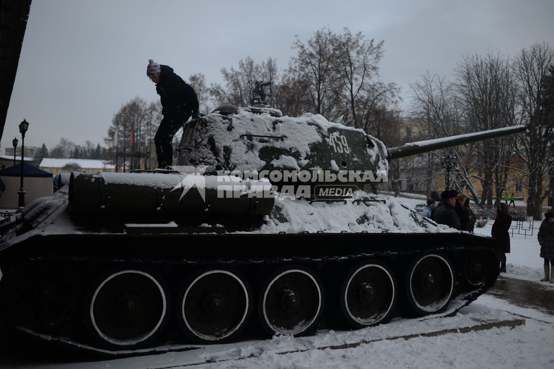 Нижний Новгород. Памятник танку Т-34-85 на территории кремля.