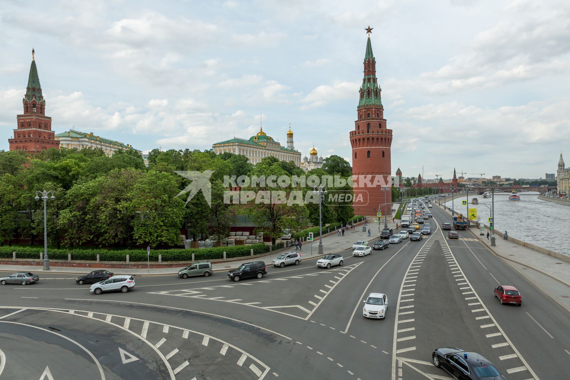 Москва. Вид на Кремль с Большого Каменного моста.