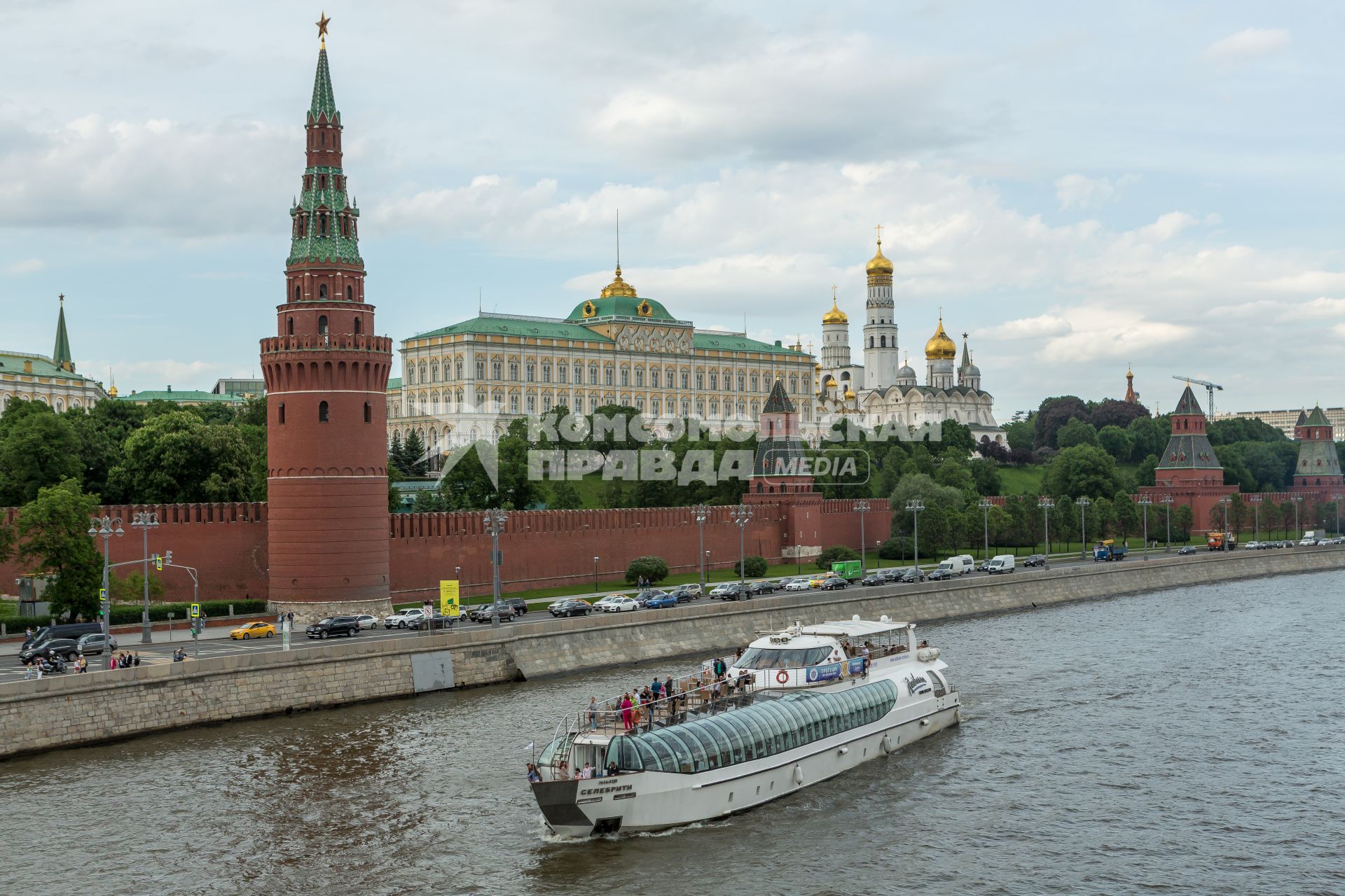 Москва. Вид на Кремль с Большого Каменного моста.