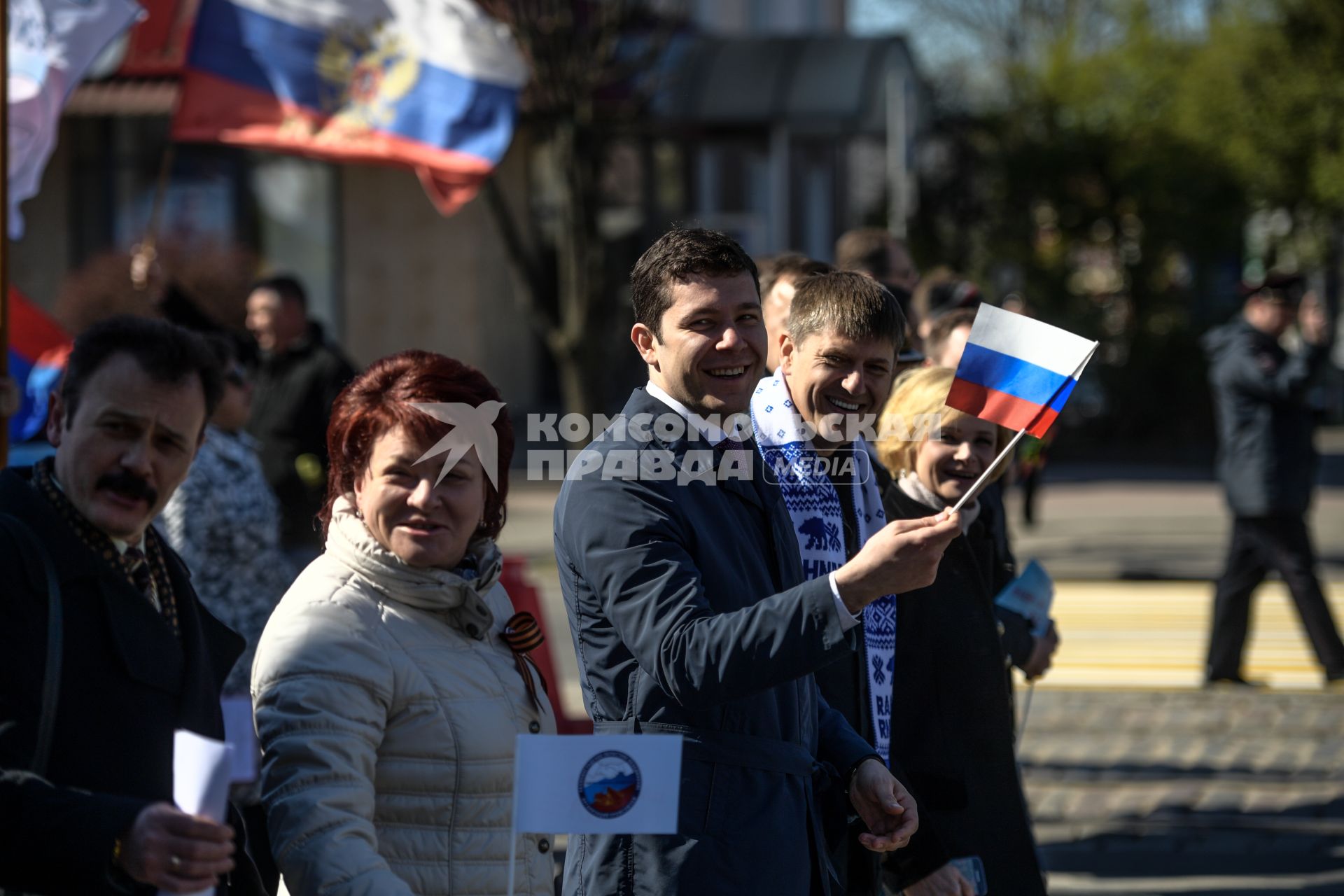 Калининград. Временно исполняющий обязанности губернатора Калининградской области Антон Алиханов (третий слева) во время  первомайского шествия в День международной солидарности трудящихся.