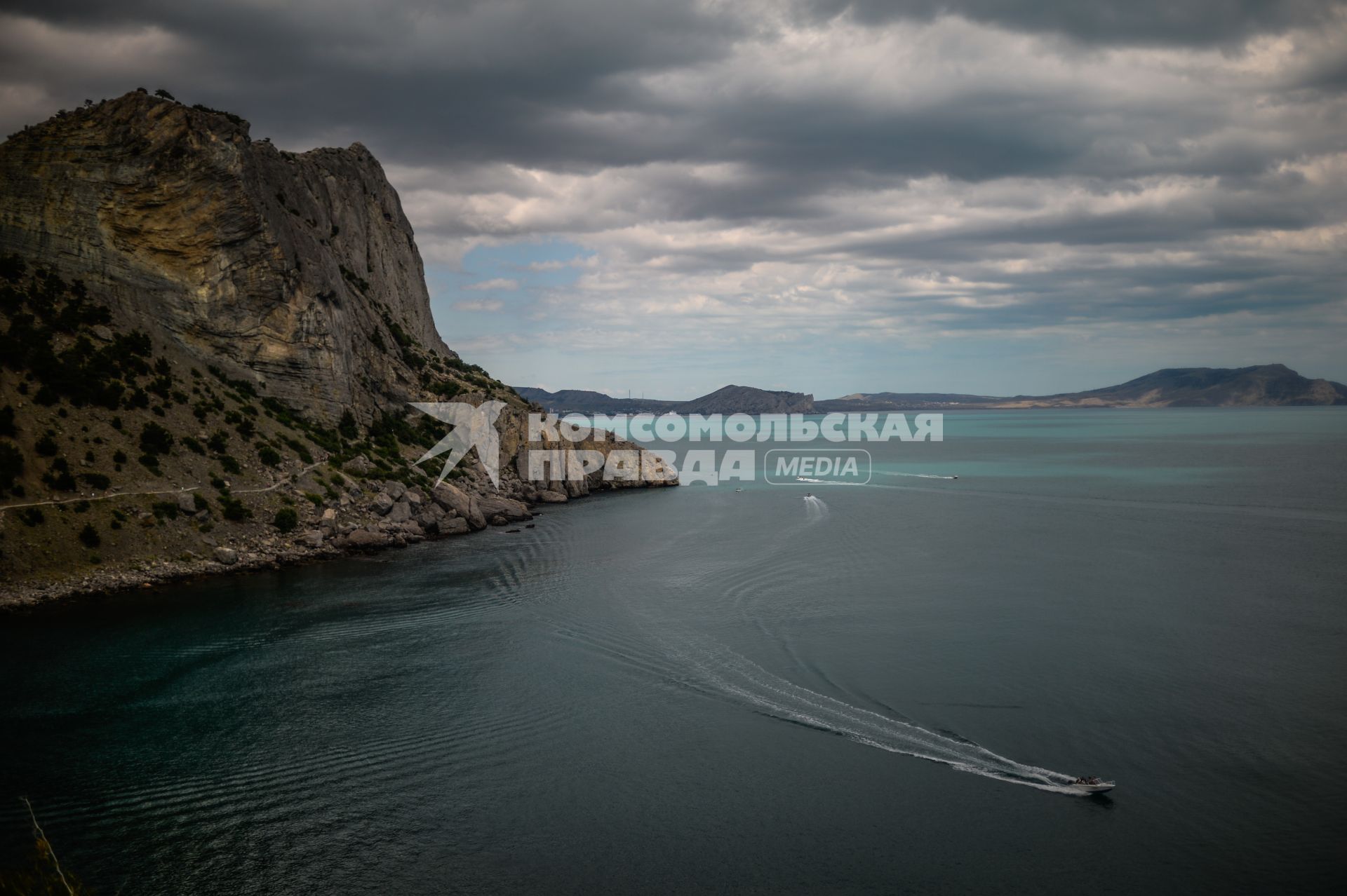 Крым, Новый Свет.  Вид на море  и гору Коба-Кая с Голицынской тропы