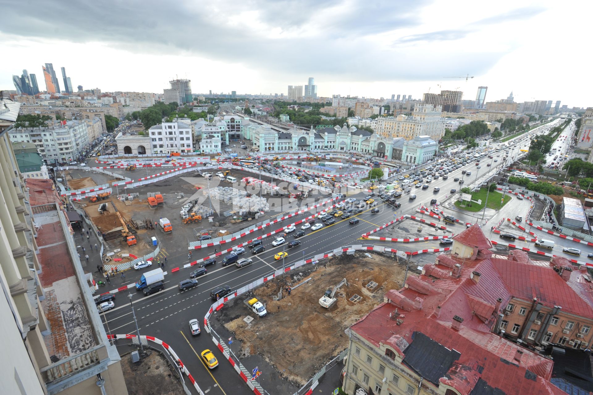 Москва. Реконструкция площади Тверской Заставы возле Белорусского вокзала.