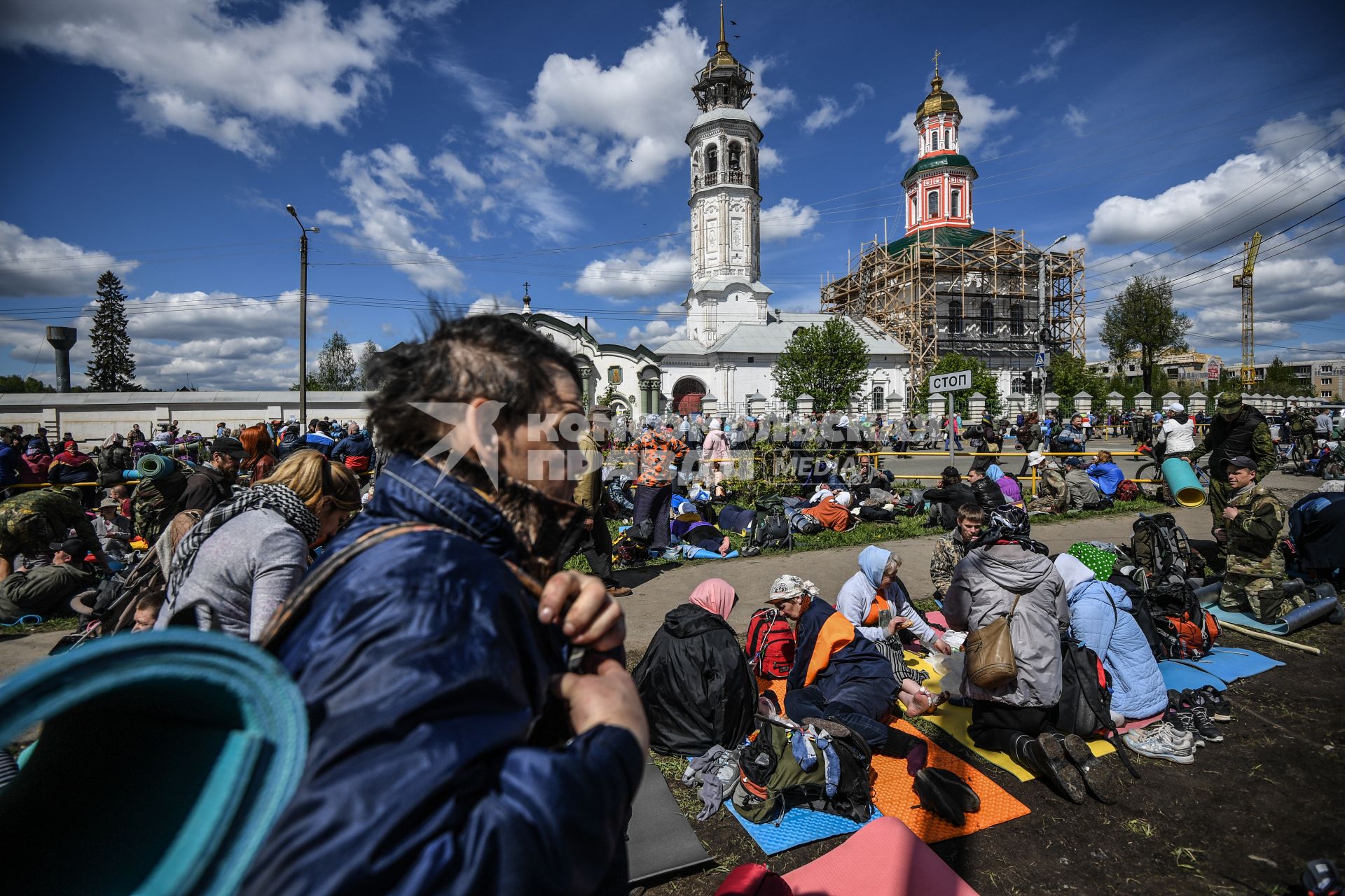 Киров.   Встреча  Великорецкого крестного хода  в Троицкой церкви города .