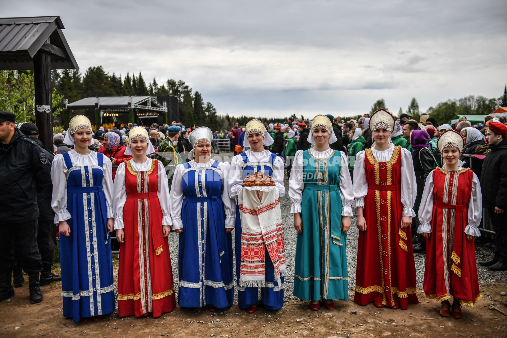 Кировская область. Встреча  участников Великорецкого крестного хода  в селе Великорецкое.