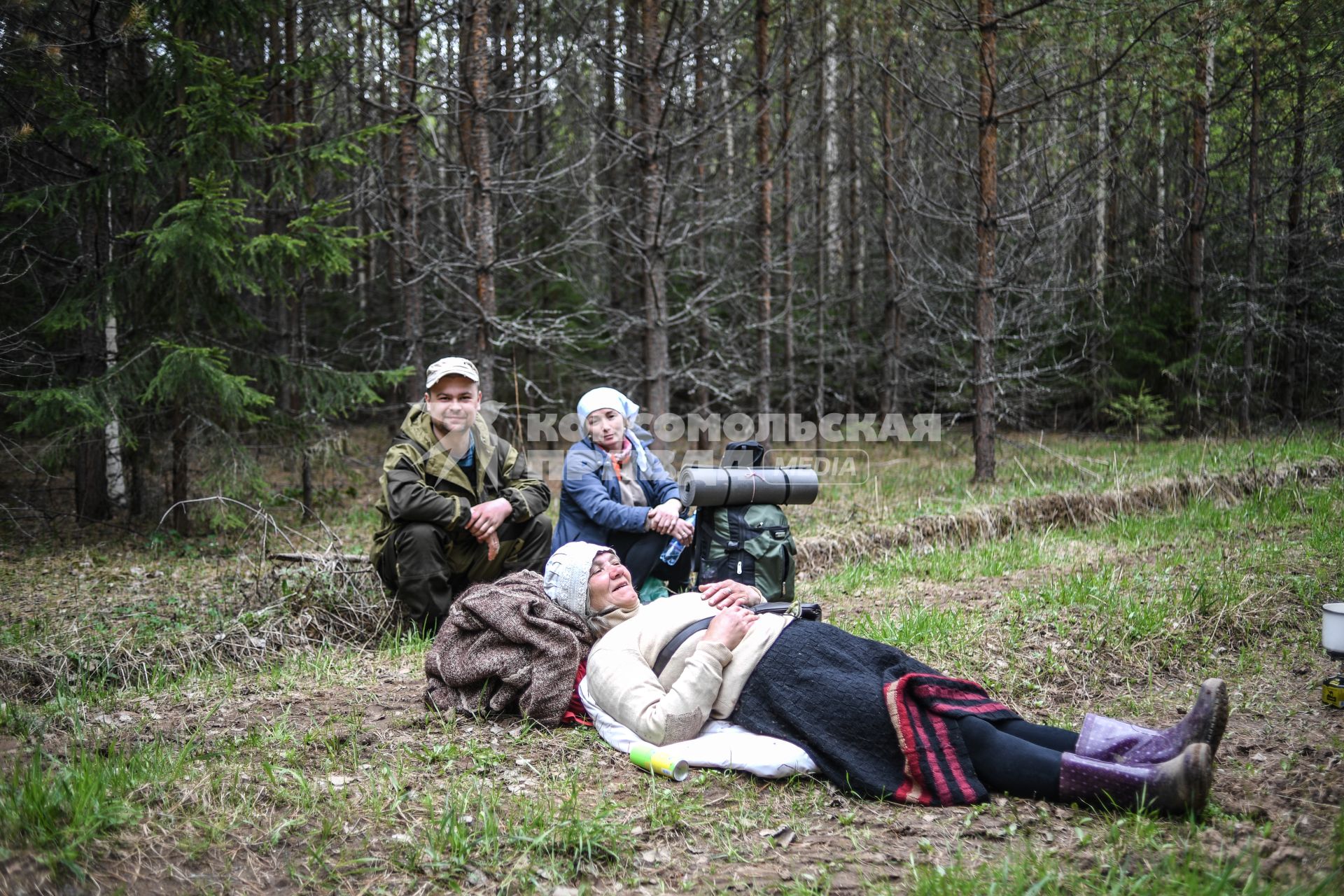 Кировская область.   Отдых паломников во время  Великорецкого крестного хода.