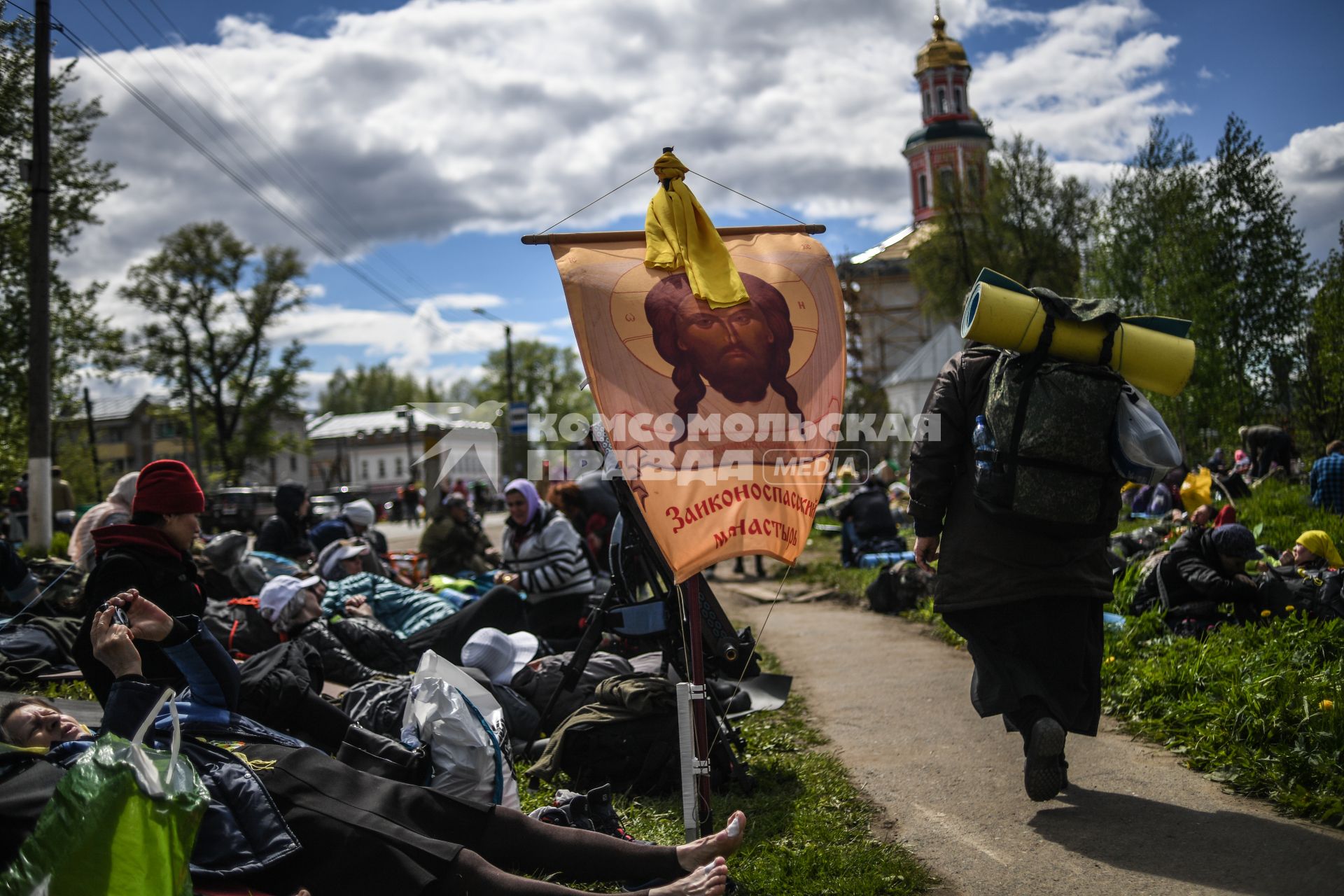 Киров.   Отдых паломников во время  Великорецкого крестного хода.