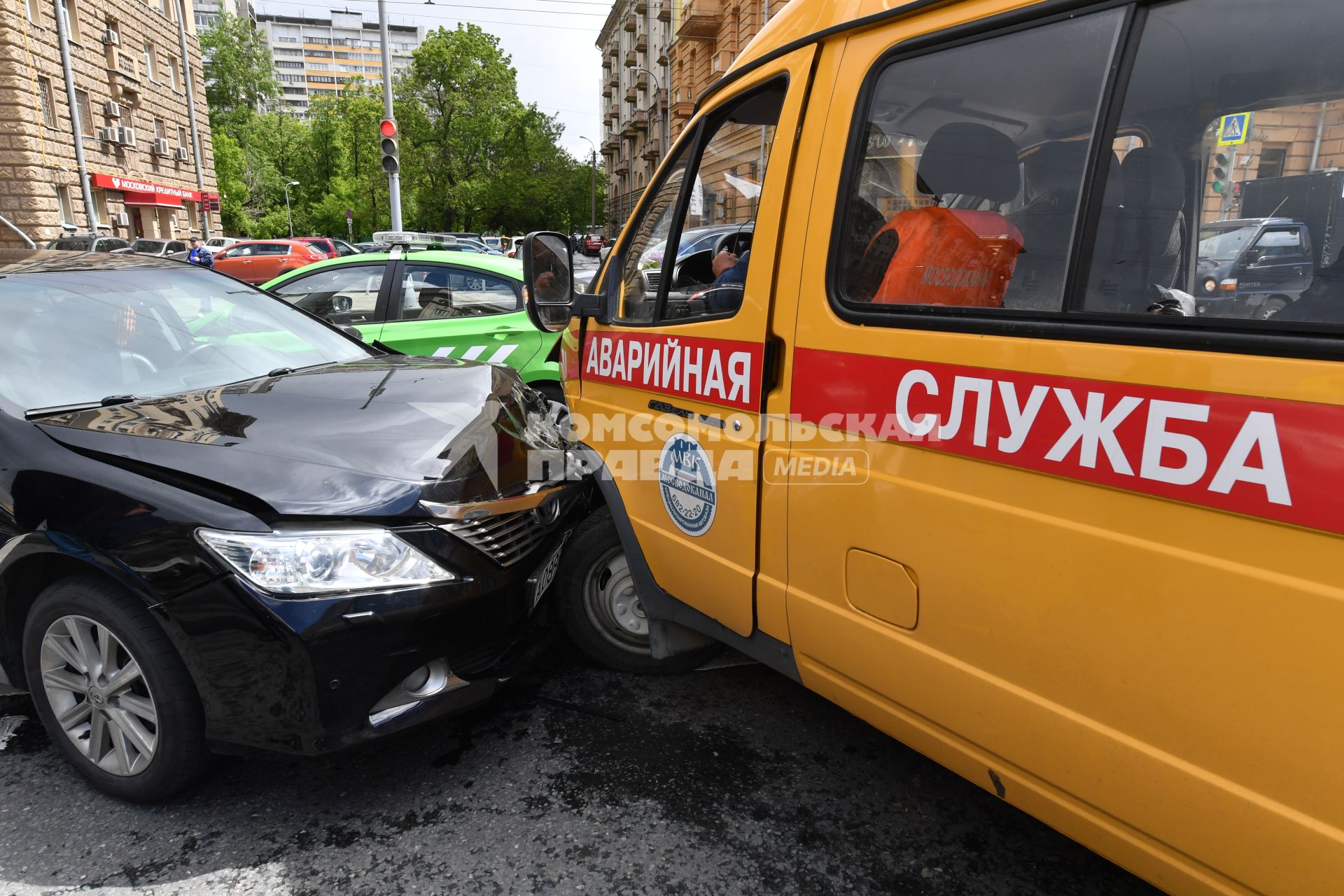 Москва.   Автомобили, пострадавшие в результате ДТП.