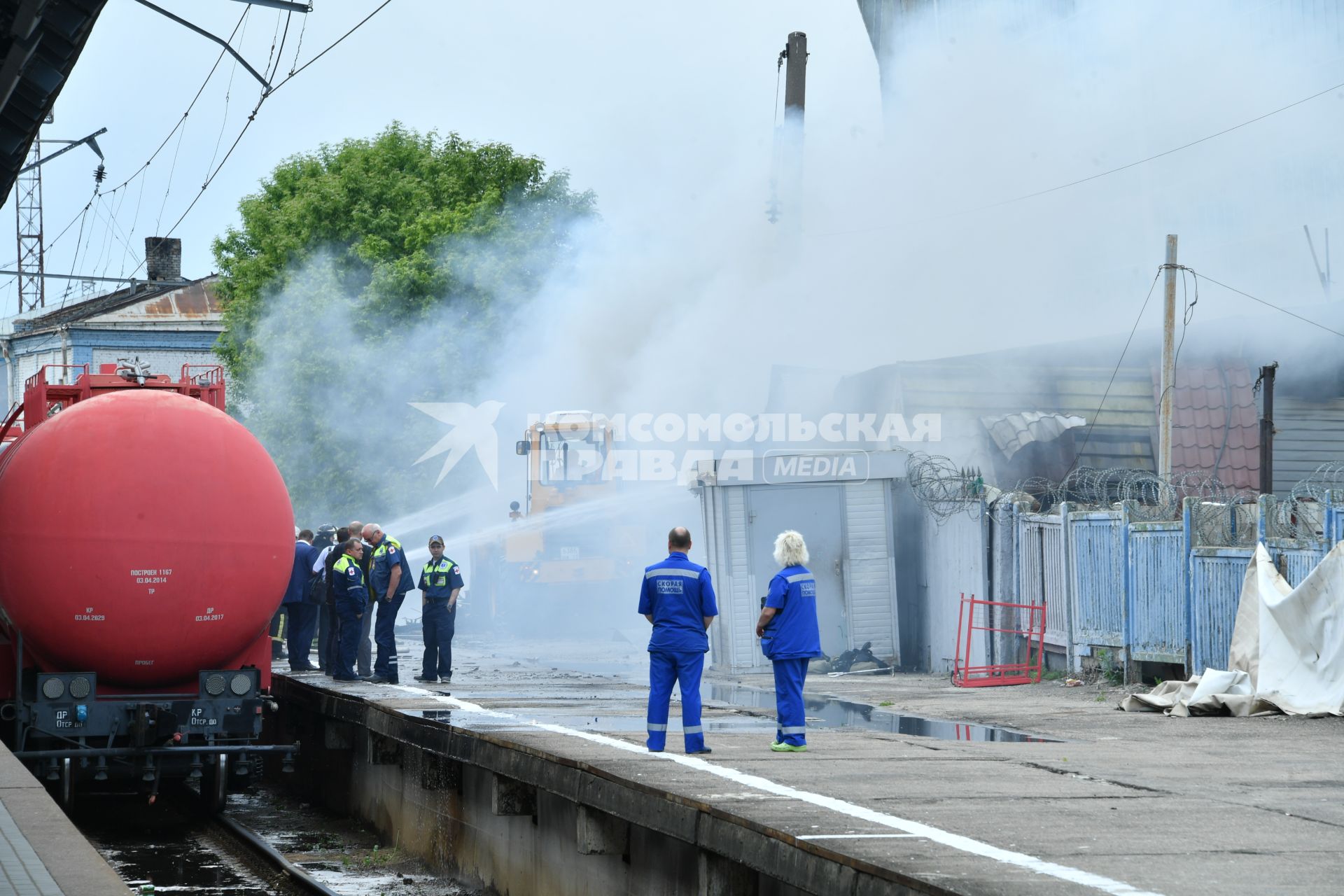 Москва. Тушение пожара в подсобных помещениях в районе Киевского вокзала.