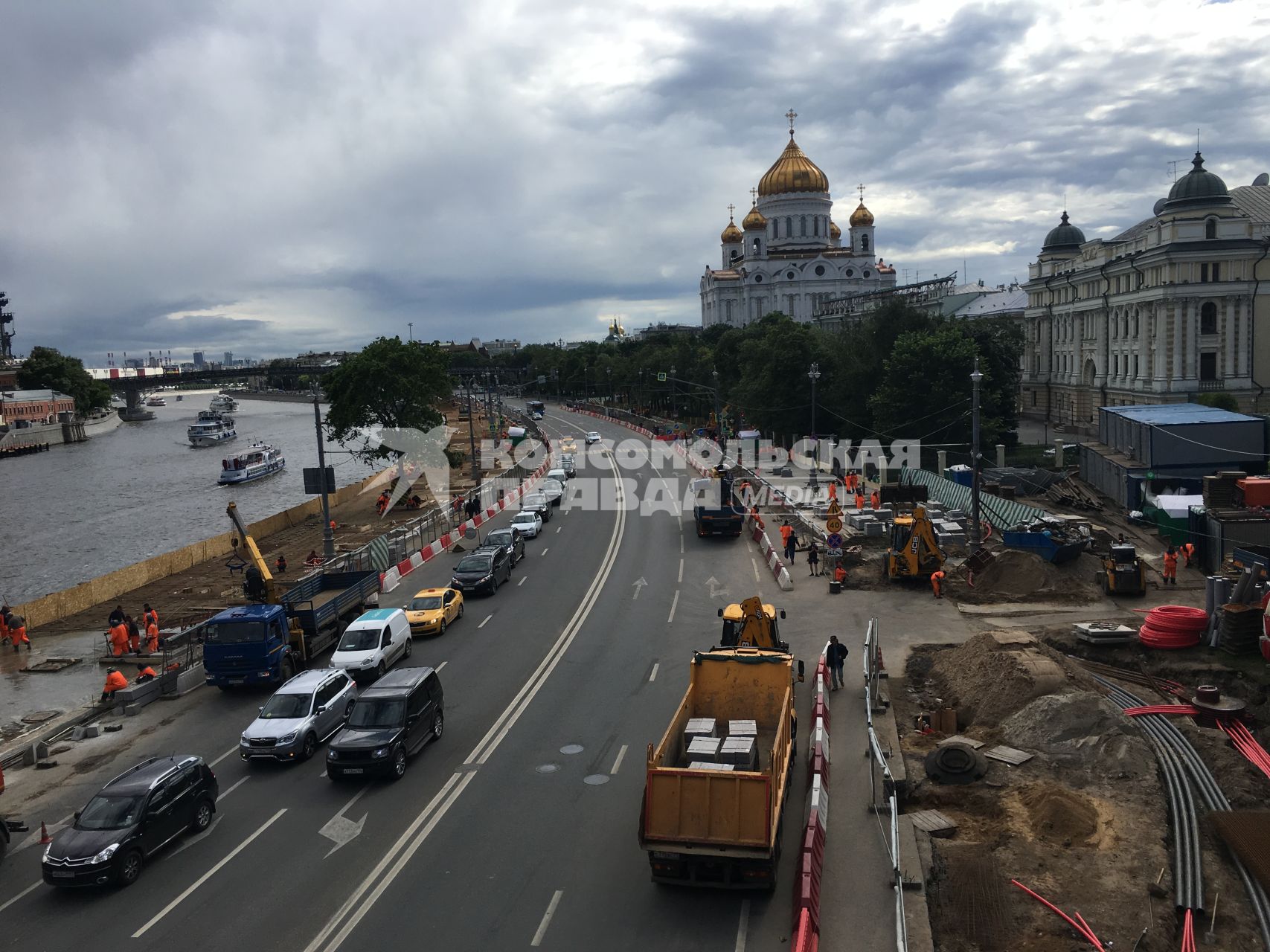 Москва. Реконструкция Пречистенской набережной.