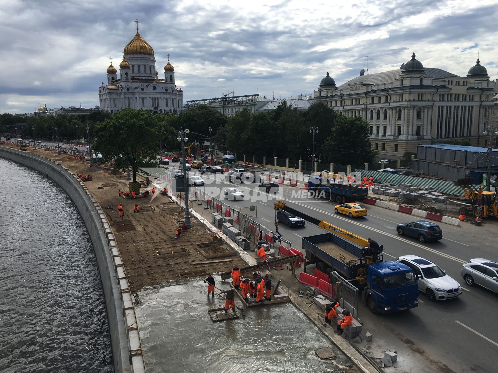 Москва. Реконструкция Пречистенской набережной.