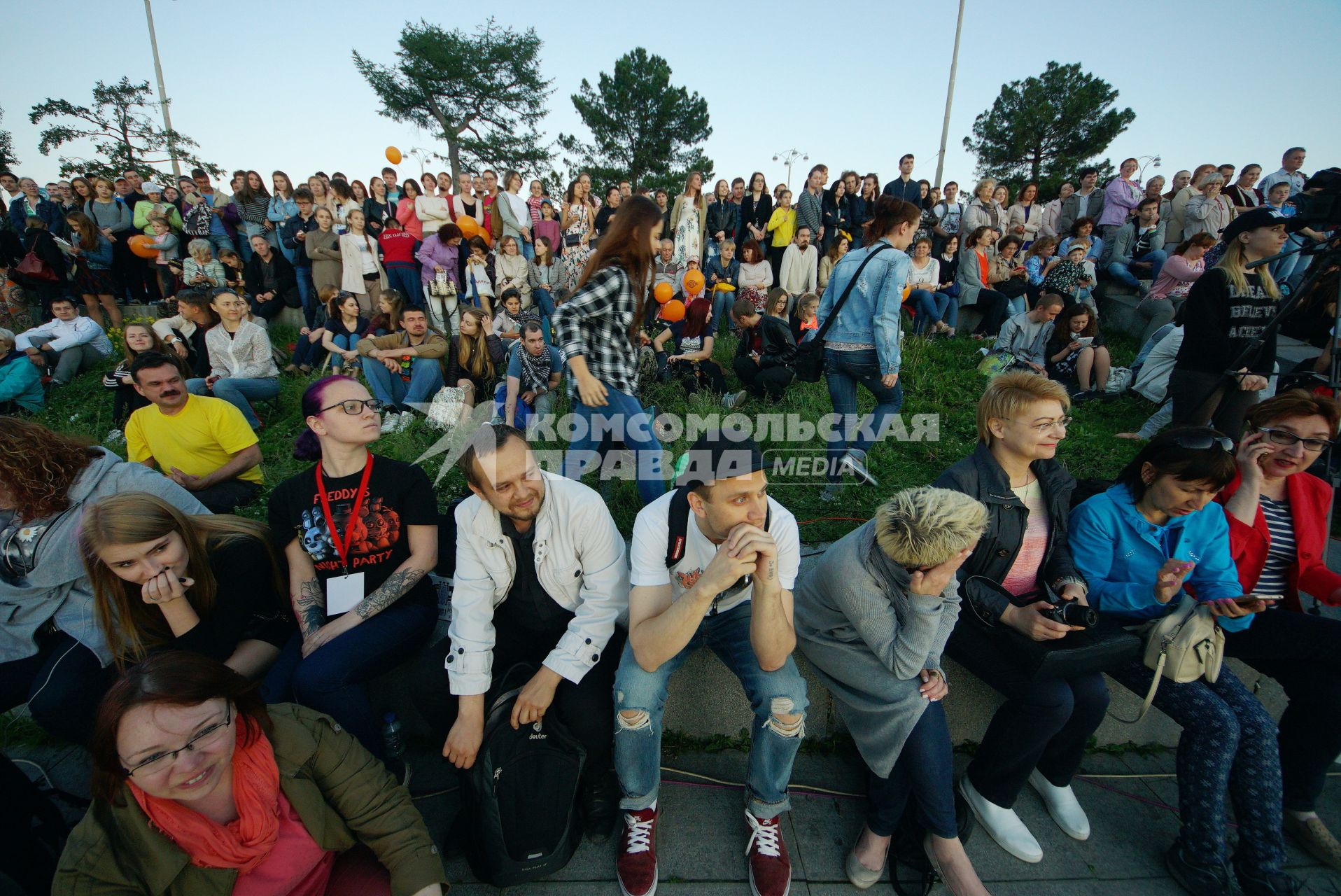Екатеринбург.Зрители на набережной городского пруда во время фестиваля Ural Music Night 2017