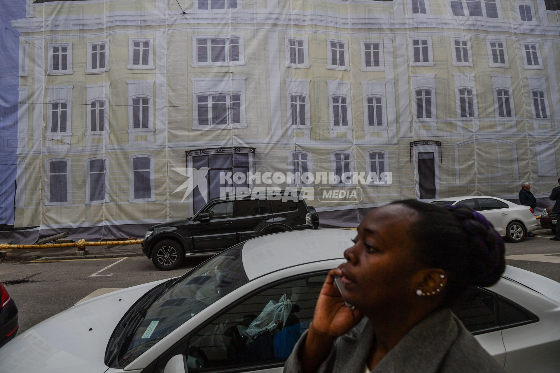 Москва.   Реставрация фасада дома на улице Остоженка.