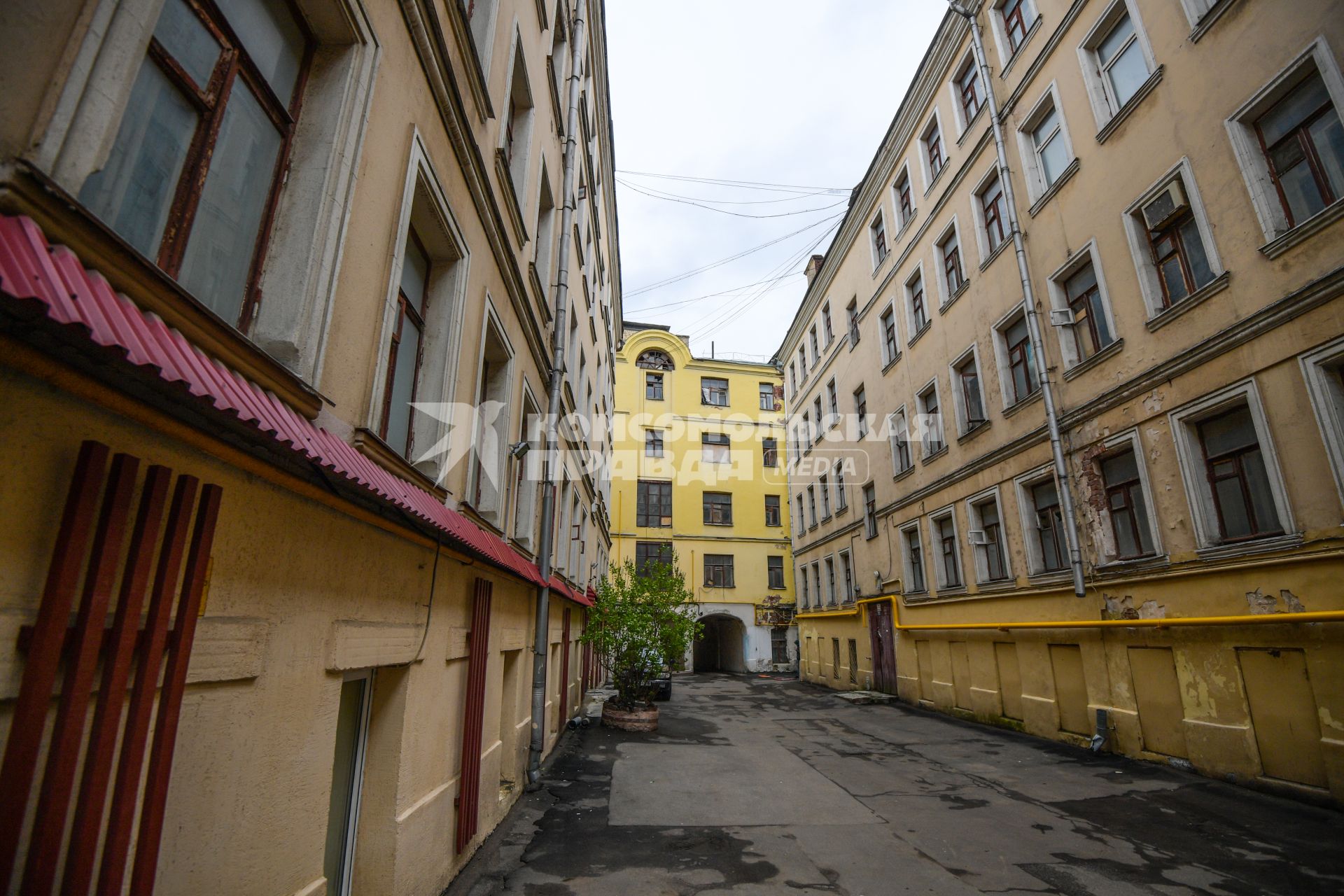 Москва.  Дома,  подлежащие сносу на улице Остоженка.