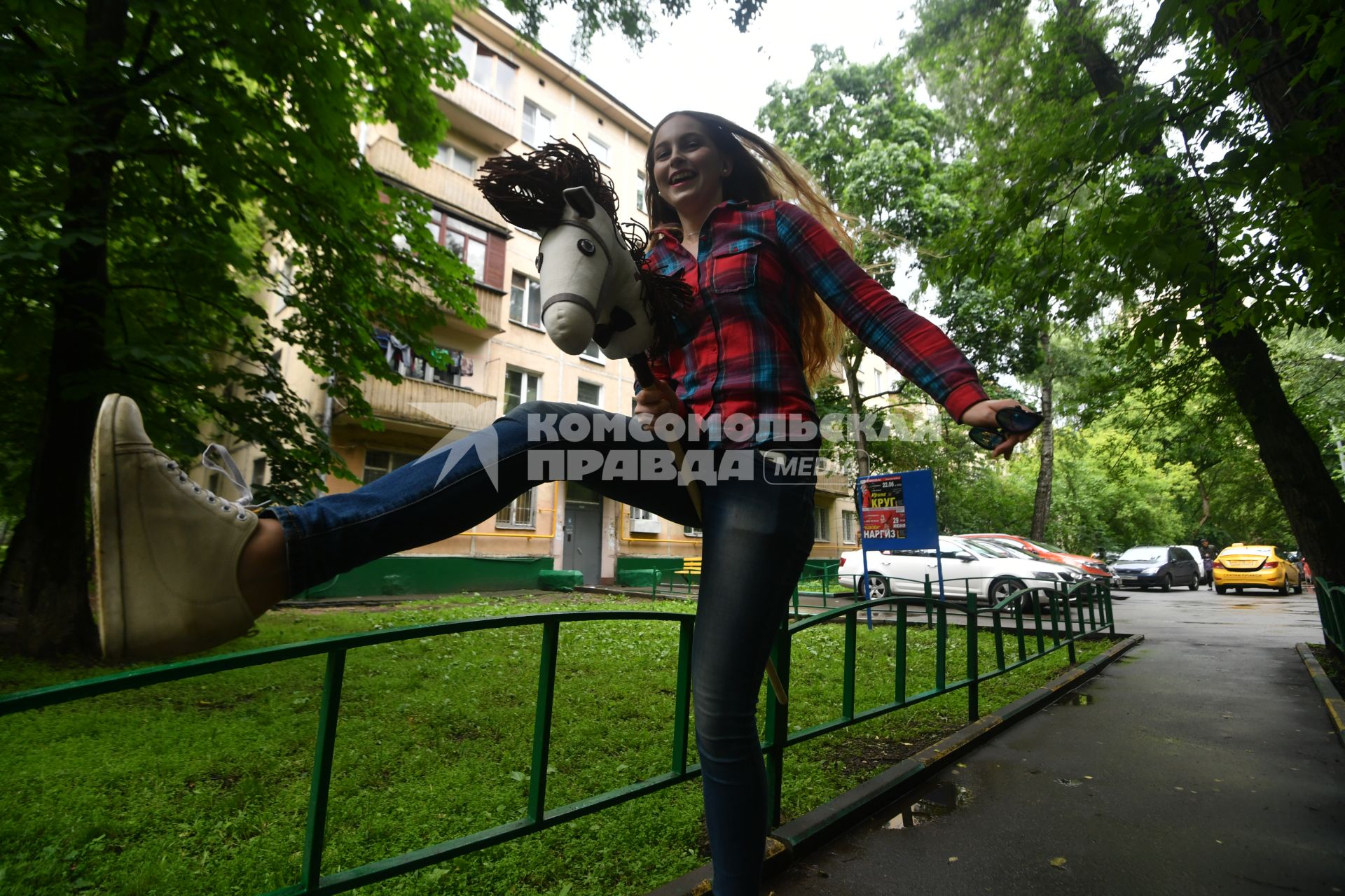 Москва. Постановочная фотосессия на тему переезда  жителей из хрущевок в новые дома.