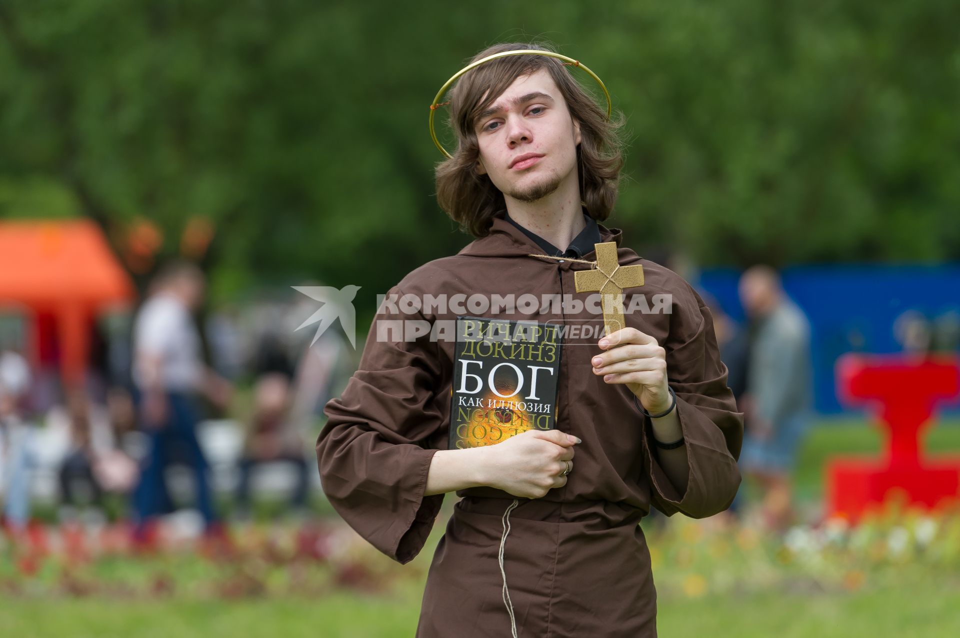 Санкт-Петербург.  Участник  косплей шоу на научно-популярном фестивале Geek Picnic в Пулковском парке.