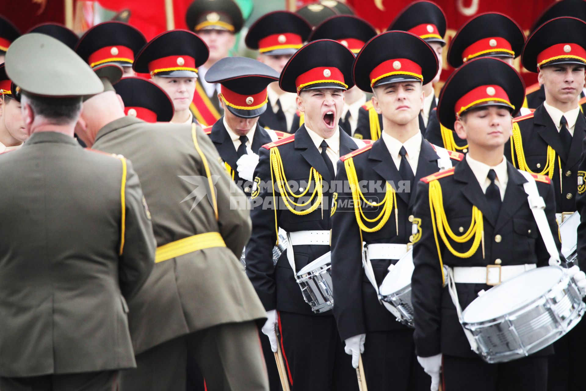 Белоруссия. Минск. Военнослужащие перед началом парада, посвященного   Дню Независимости Республики Беларусь.