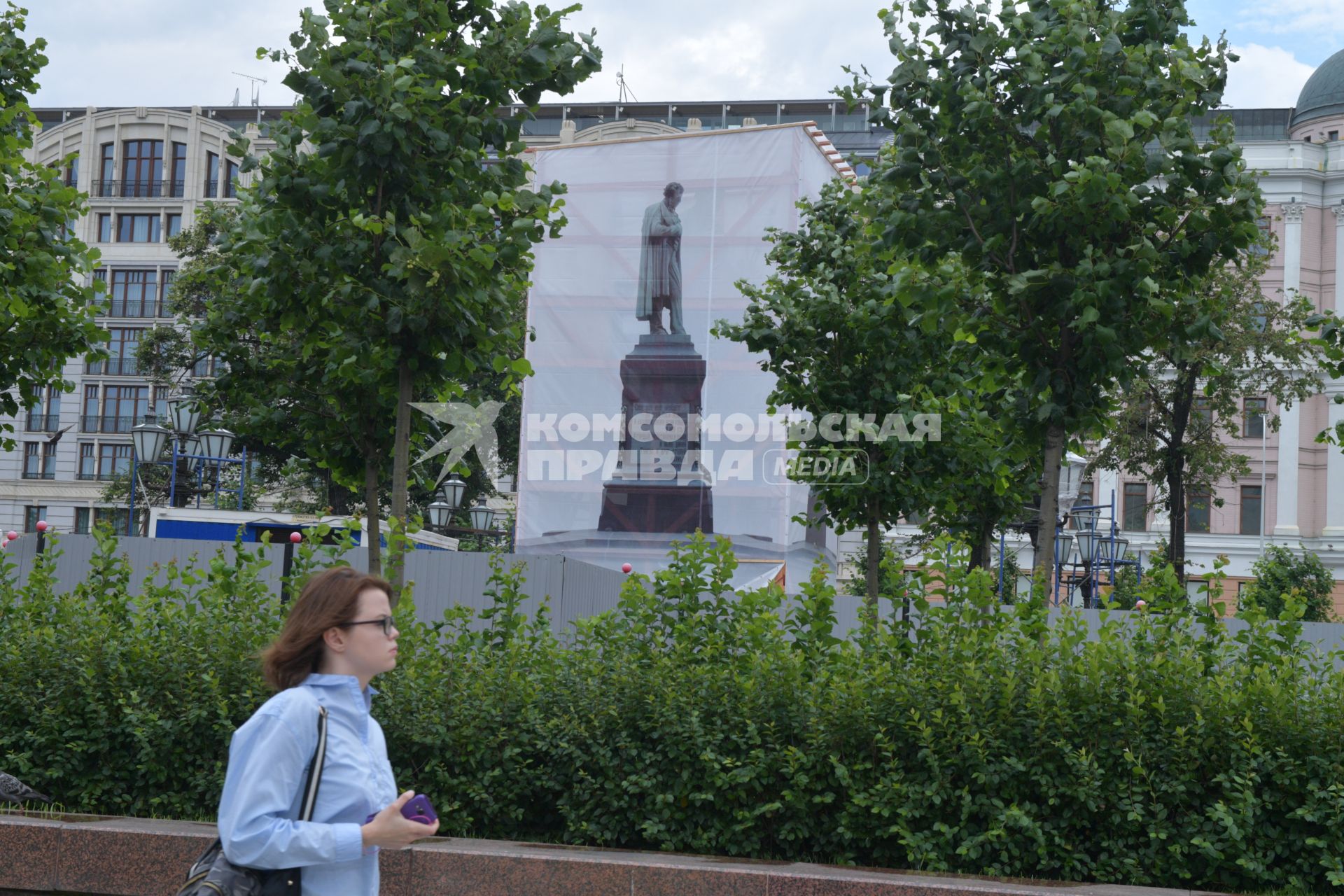 Москва. Реставрация памятника А.С.Пушкина  на Пушкинской площади.