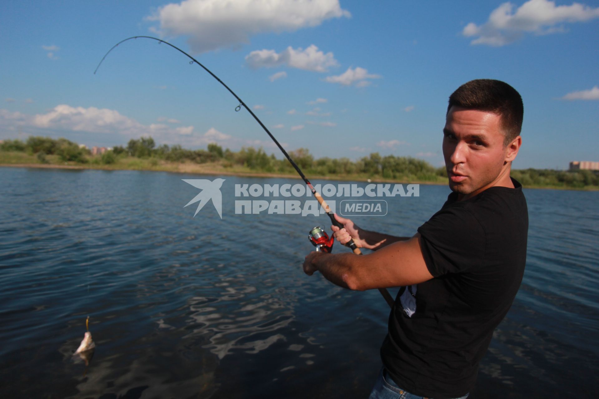 Иркутская область. Мужчина на рыбалке.