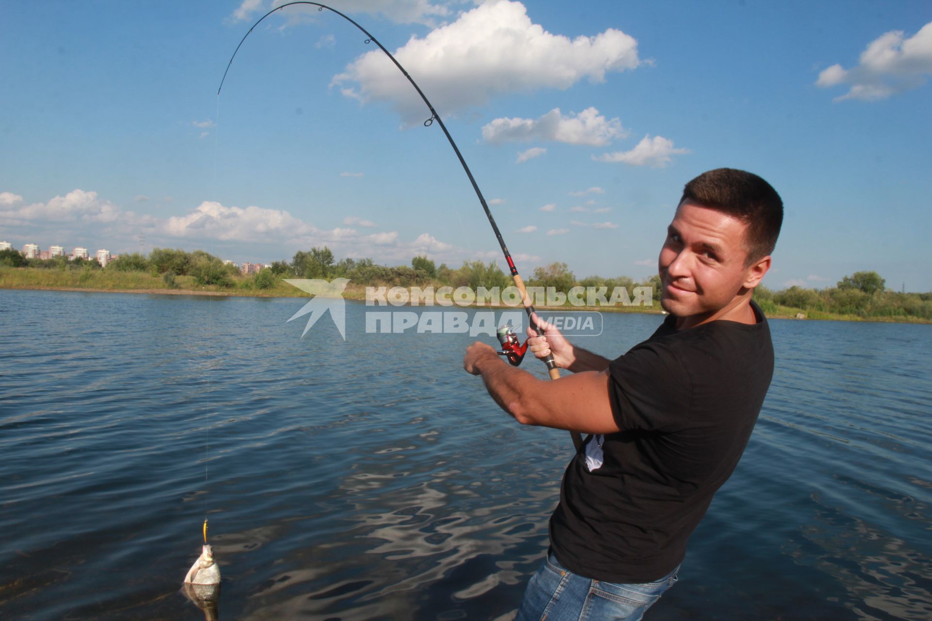 Иркутская область. Мужчина на рыбалке.
