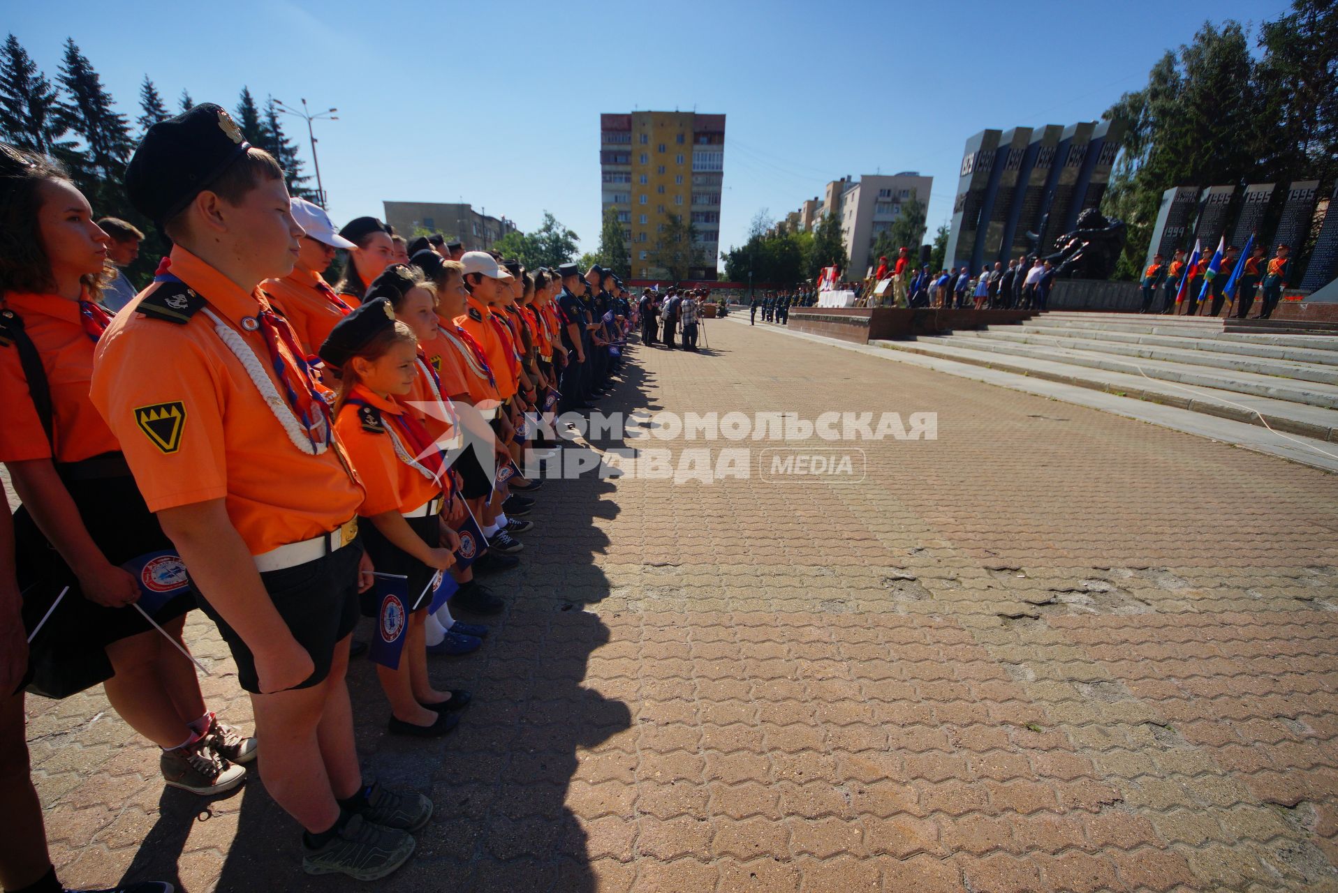 Екатеринбург. Встреча комплексного международного комбинированного пробега из Владивостока в Минск, посвященного 90-летию ДОСААФ России