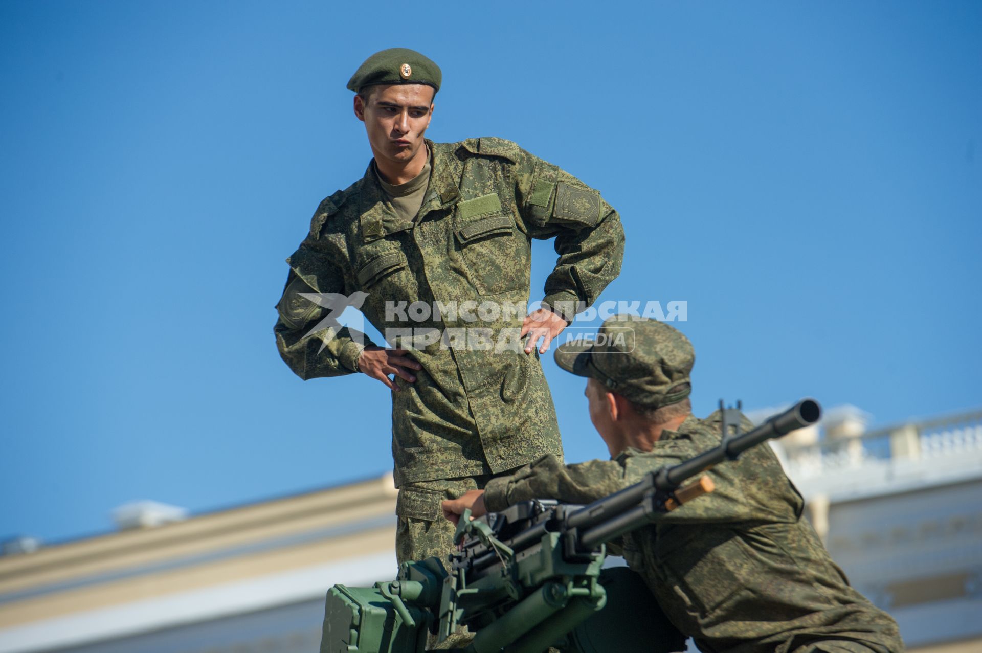 Санкт-Петербург.   Празднование  Дня Военно-Морского Флота России на Дворцовой площади.