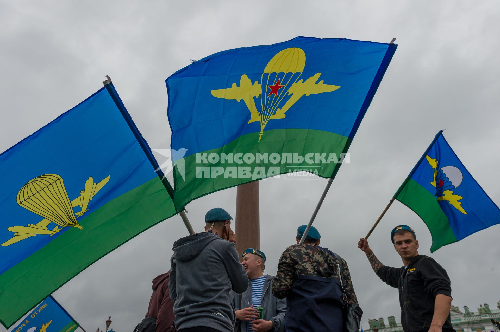 Санкт-Петербург. Десантники во время празднования Дня Воздушно-десантных войск на Дворцовой площади.