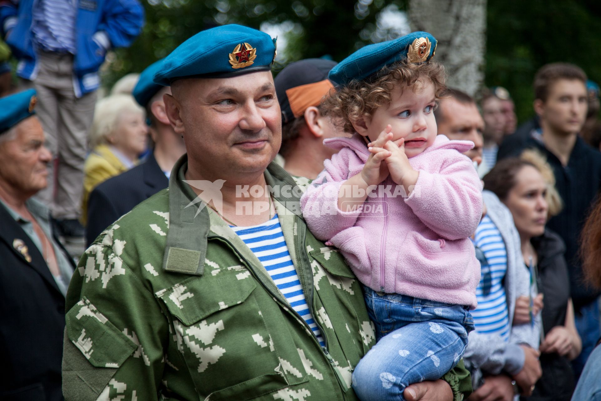 Пермь. Десантник во время празднования Дня Воздушно-десантных войск России.