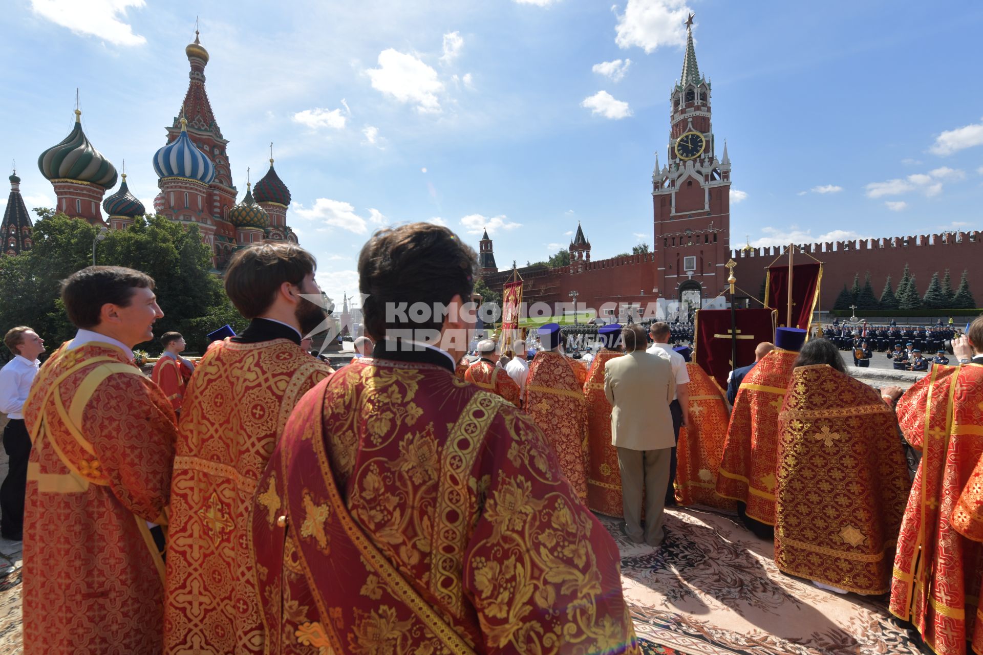 Москва.  Крестный ход  в честь празднования Дня Воздушно-десантных войск .