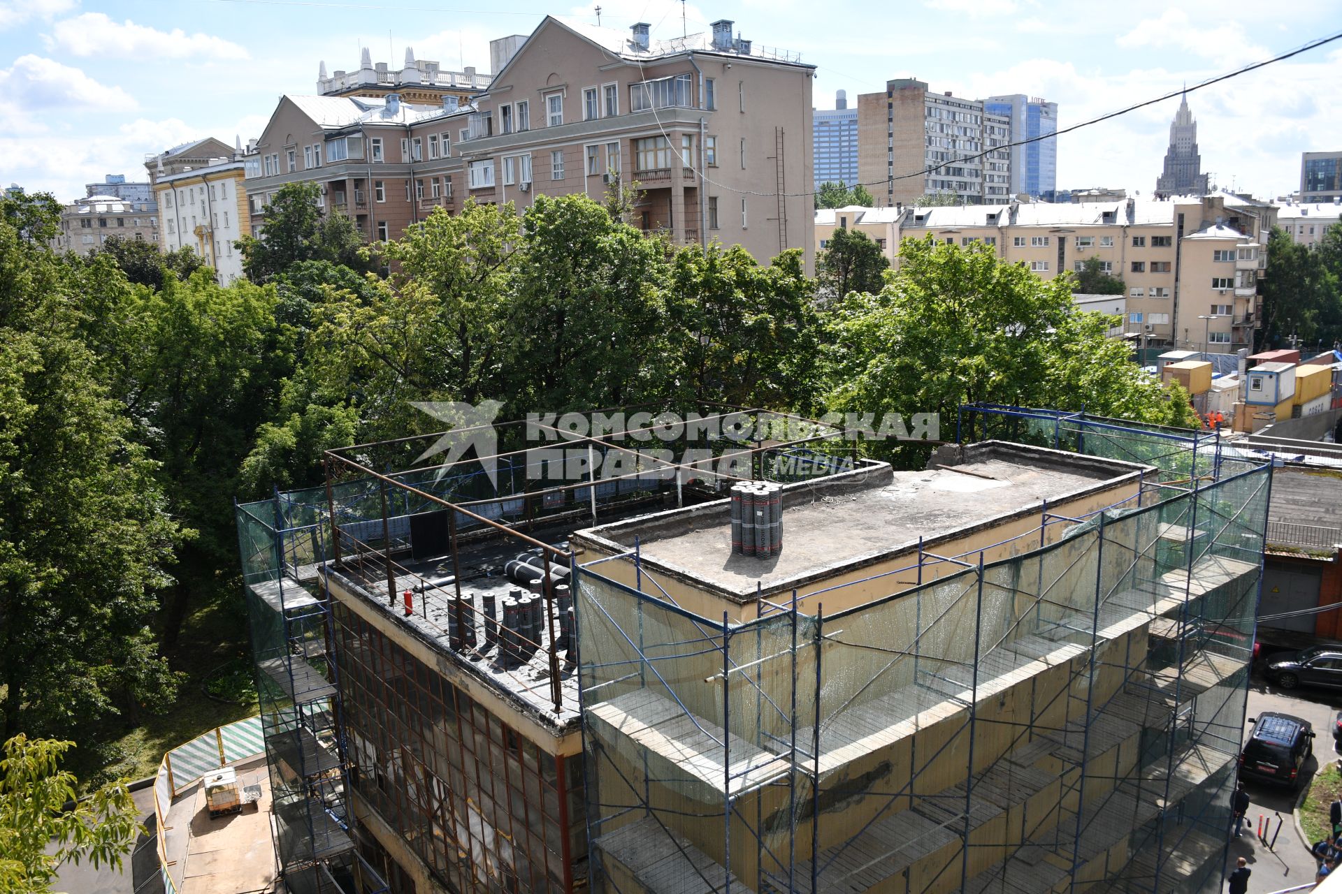 Москва. Вид на  Дом  Наркомфина.
