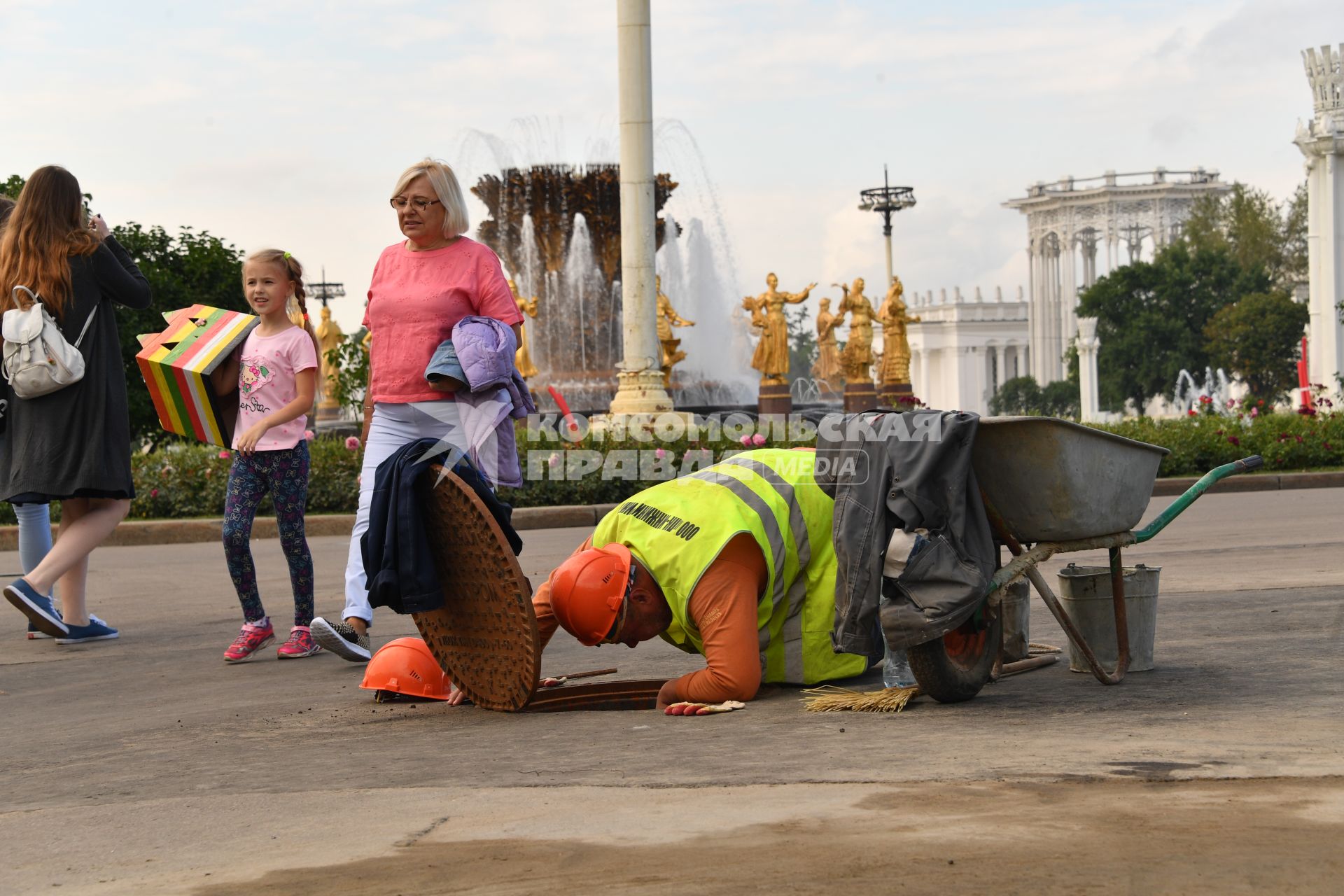 Москва.  Масштабная реконструкция на территории ВДНХ.