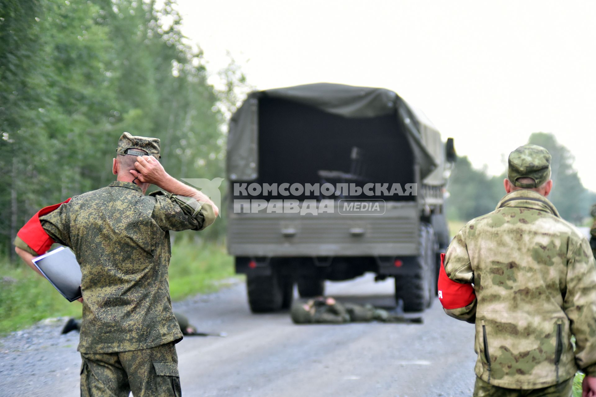 Новосибирская область.   Военнослужащие Республики Беларусь во время прохождения `Тропы разведчика` на этапе международного конкурса `Отличники войсковой разведки` в рамках Армейских международных игр-2017 на полигоне Кольцово.