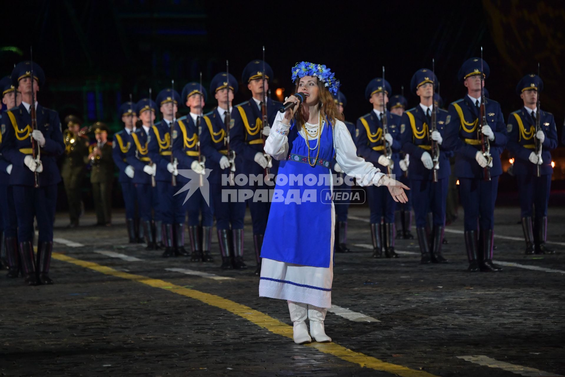 Москва.  Торжественная церемония  открытия X Международного военно-музыкального фестиваля  `Спасская башня`.