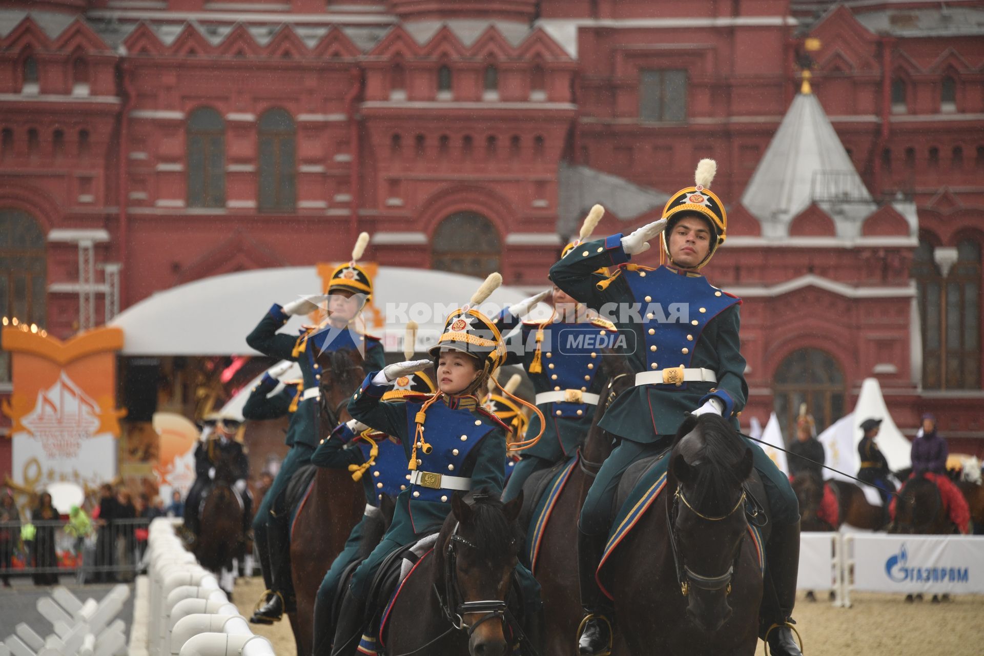 Москва.  Выступление воспитанников Кремлевской школы верховой езды.