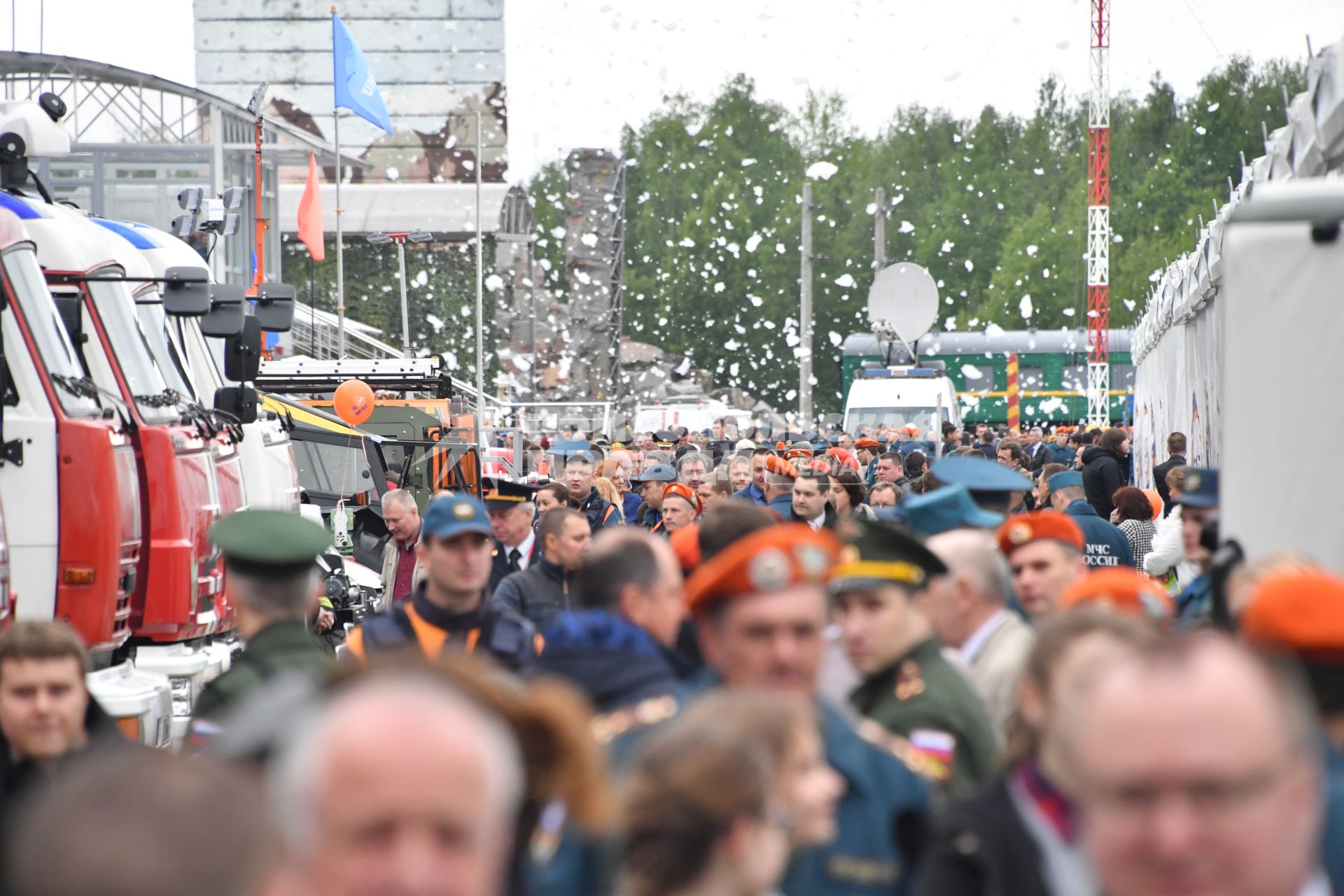 Московская область, Ногинск.   Посетители  на Международном салоне средств обеспечения безопасности `Комплексная безопасность-2017`.