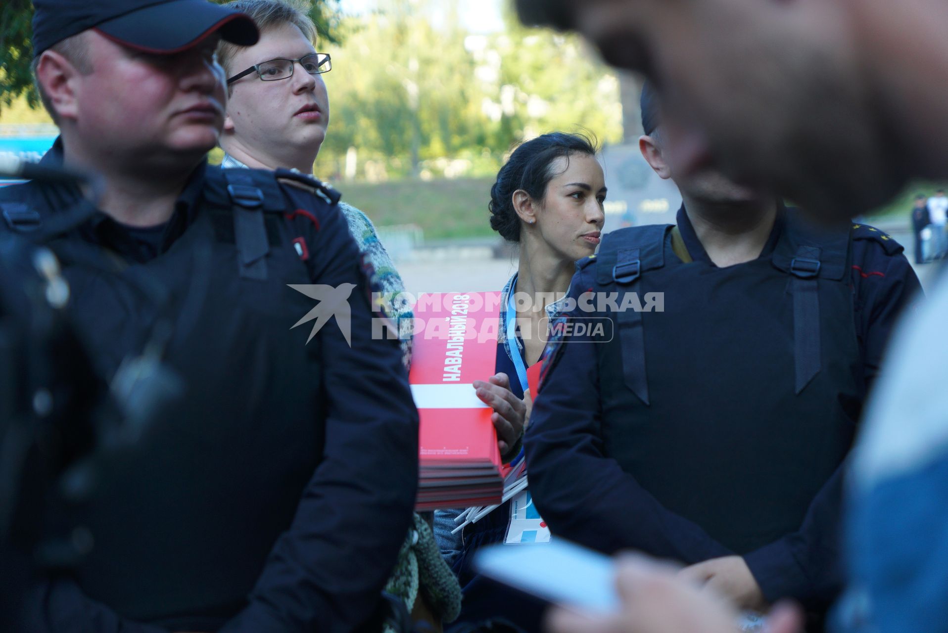 Екатеринбург. Перед началом встречи Алексея Навального с горожанами на площади Обороны