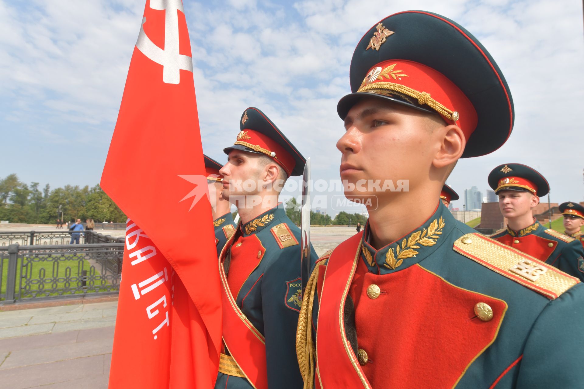 Москва. Военнослужащие 154-го отдельного комендантского Преображенского полка на параде `Побед ` в Музее Победы на Поклонной горе в честь 72-й годовщины окончания Второй Мировой Войны.