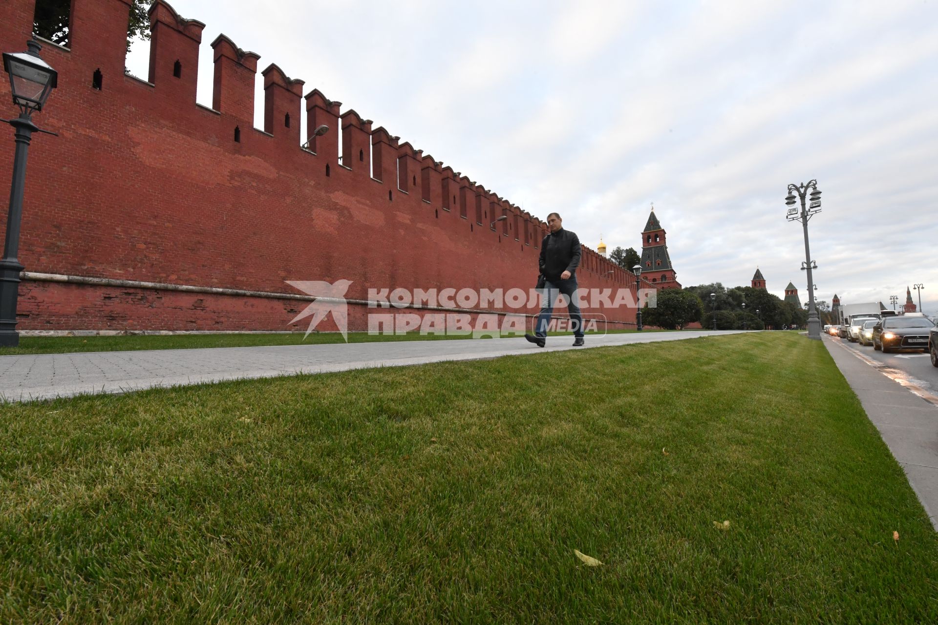 Москва.   Кремлевская   набережная.