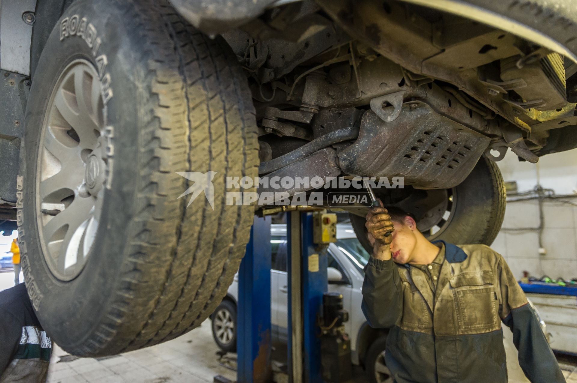 Санкт-Петербург. Работы по ремонту автомобиля в автосервисе.