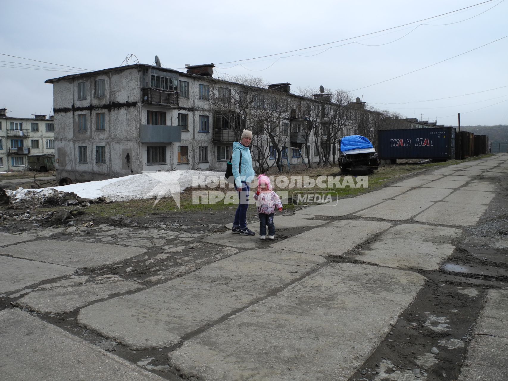 Сахалинская область, остров Итуруп. Жилые дома в селе Горное.