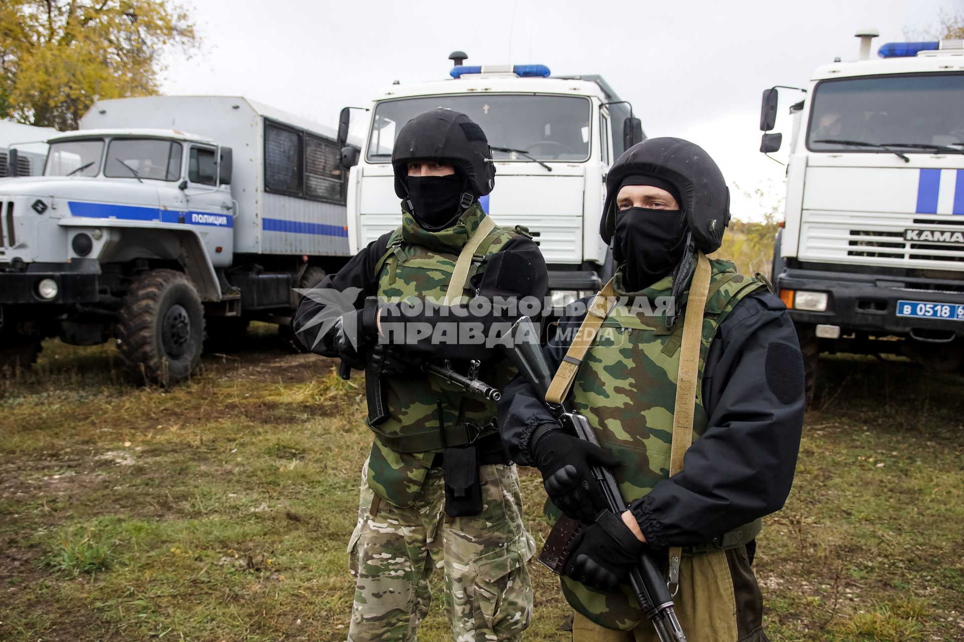 Самара. Бойцы  ОМОН отдела Росгвардии  совершенствуют профессиональные навыки в полевых условиях.