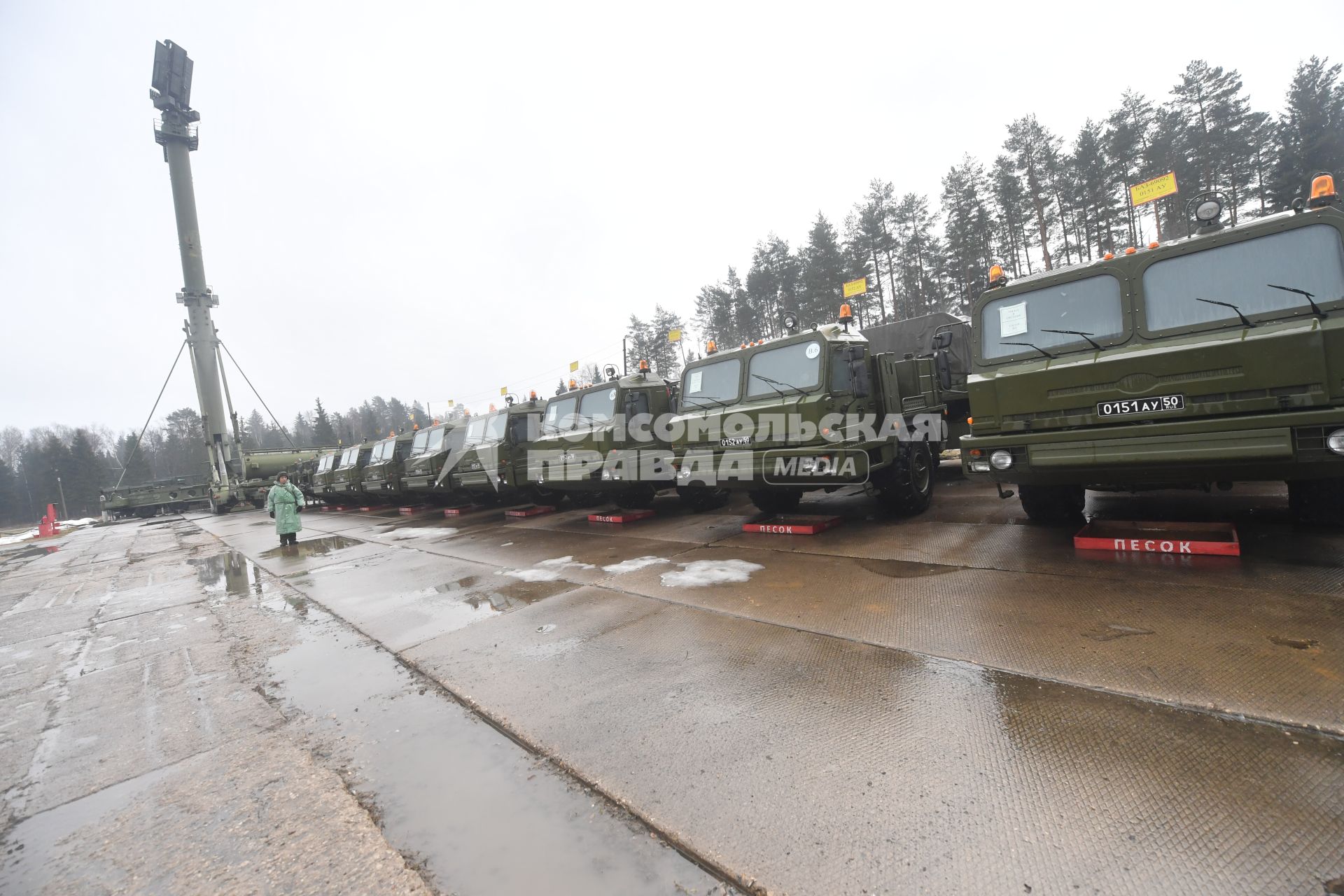 Зеленоград.  Зенитно-ракетный комплекс С-400 `Триумф`на боевом дежурстве .